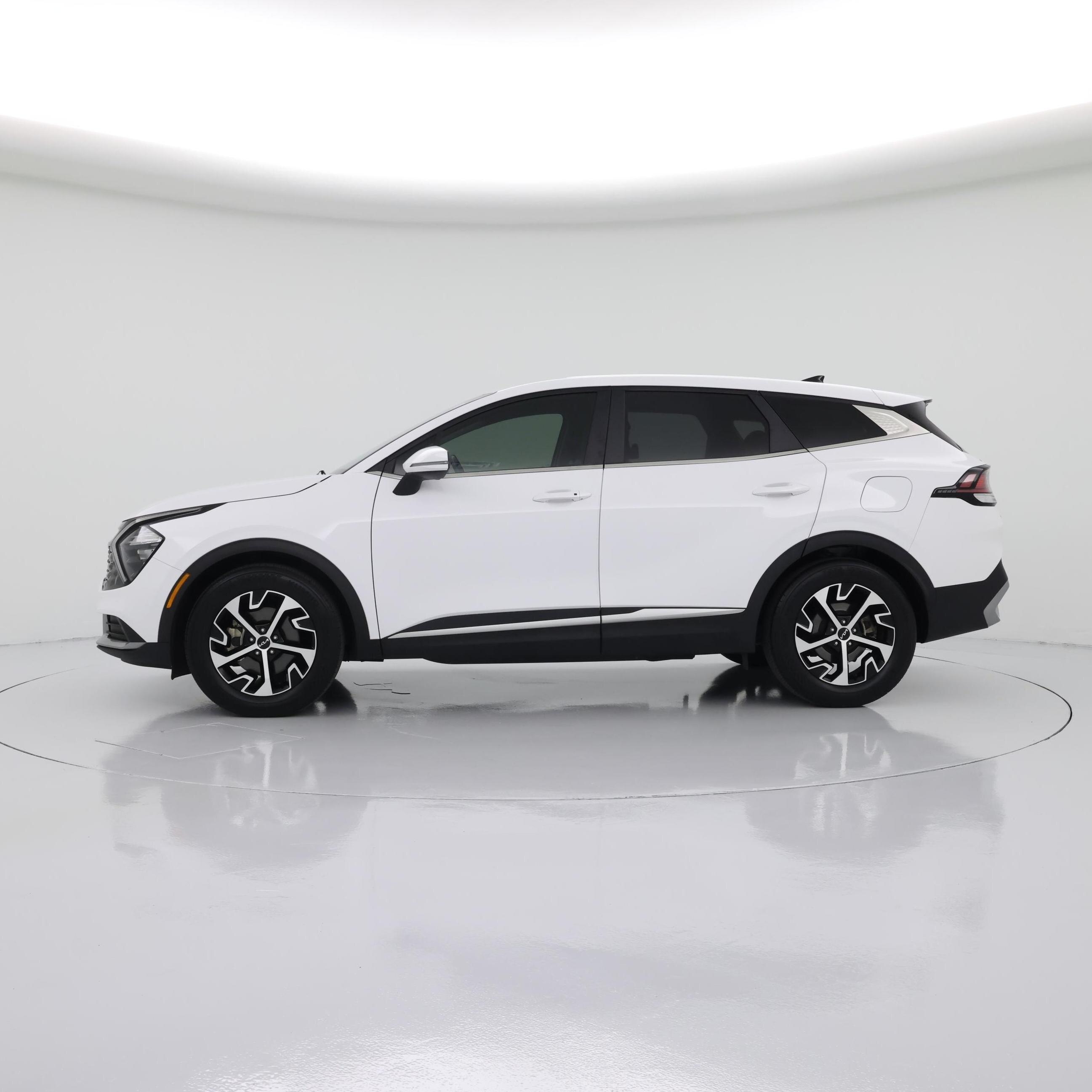 Thumbnail: 2023 Kia Sportage - 3