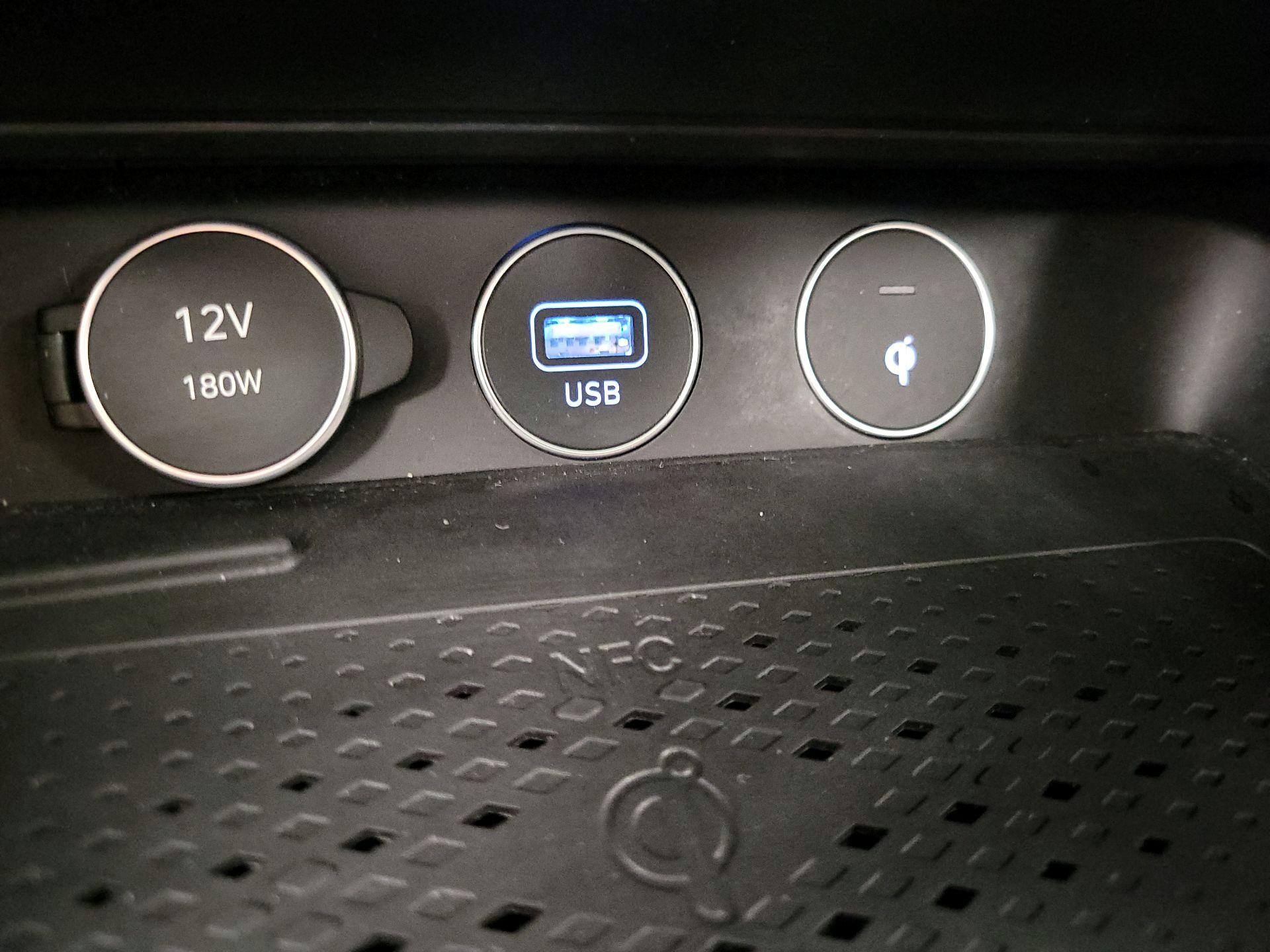 Thumbnail: 2022 Genesis G70 - 19