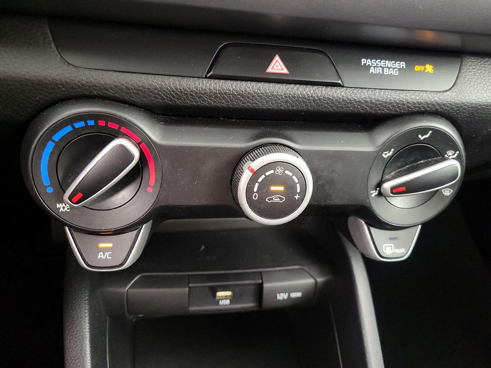 Thumbnail: 2021 Kia Rio5 - 16