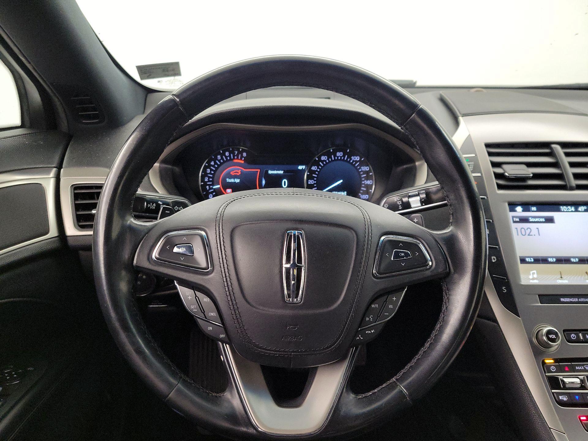 Thumbnail: 2019 Lincoln MKZ - 10