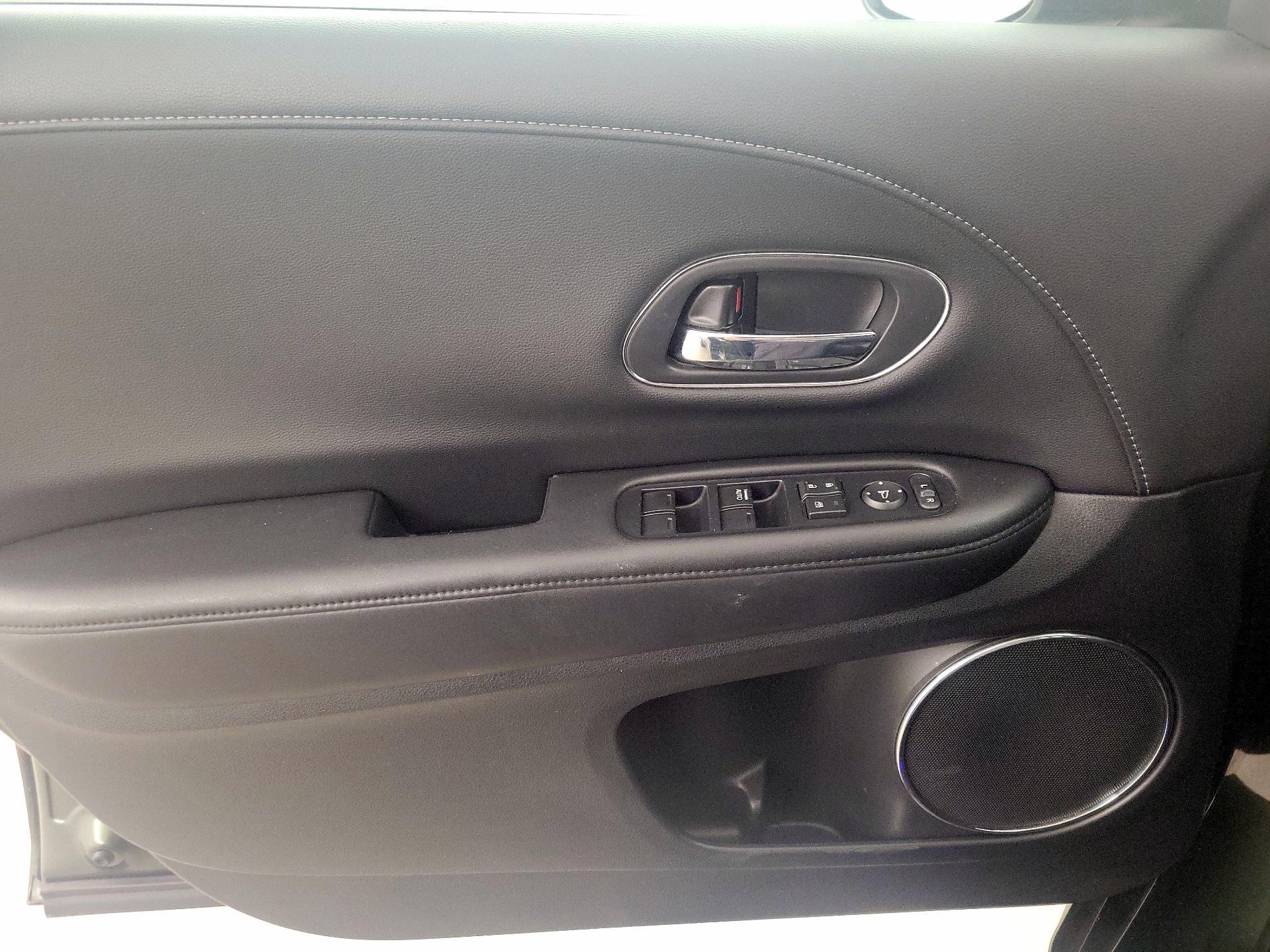 Thumbnail: 2016 Honda HR-V - 12