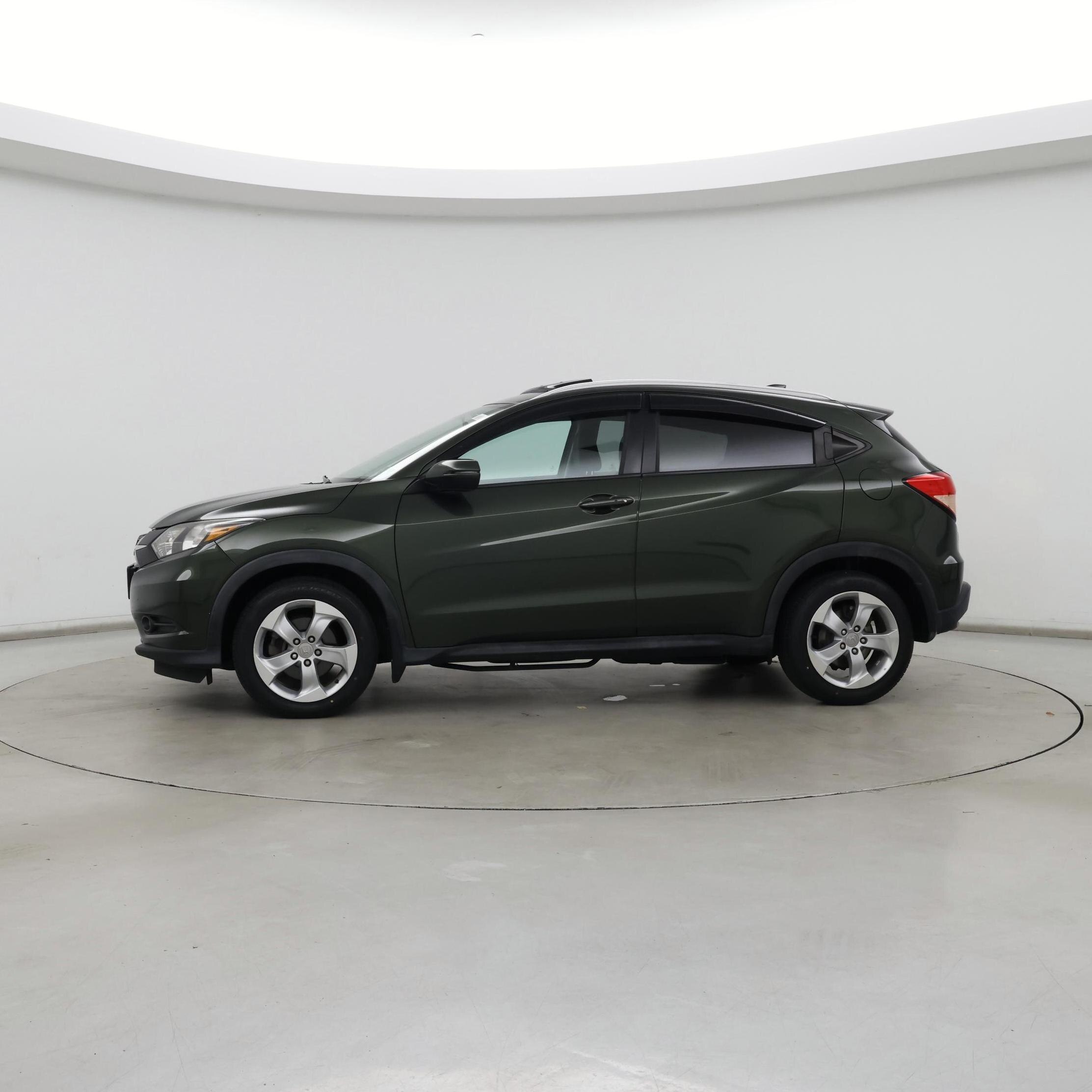 Thumbnail: 2016 Honda HR-V - 3