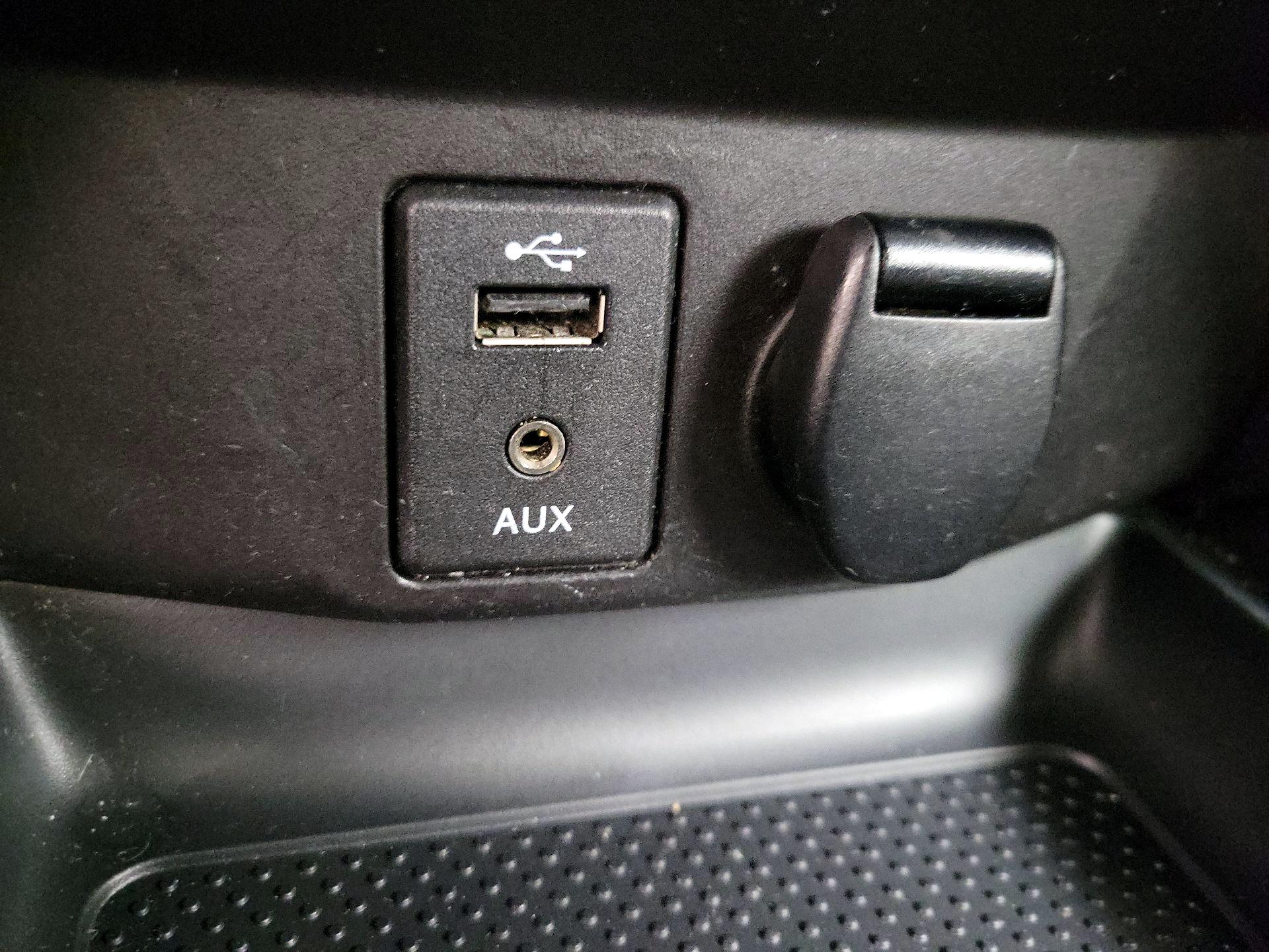 Thumbnail: 2016 Nissan Rogue - 19