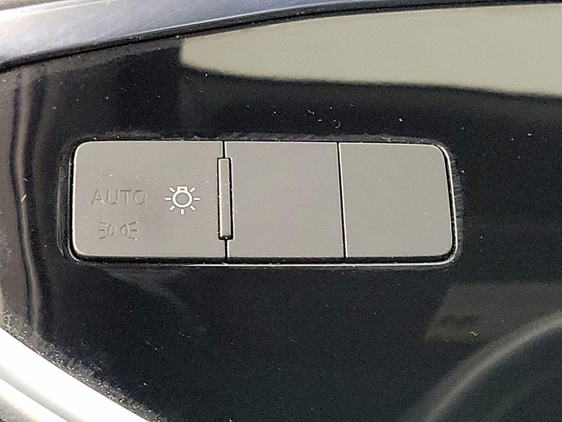 Thumbnail: 2021 Audi Q3 - 13