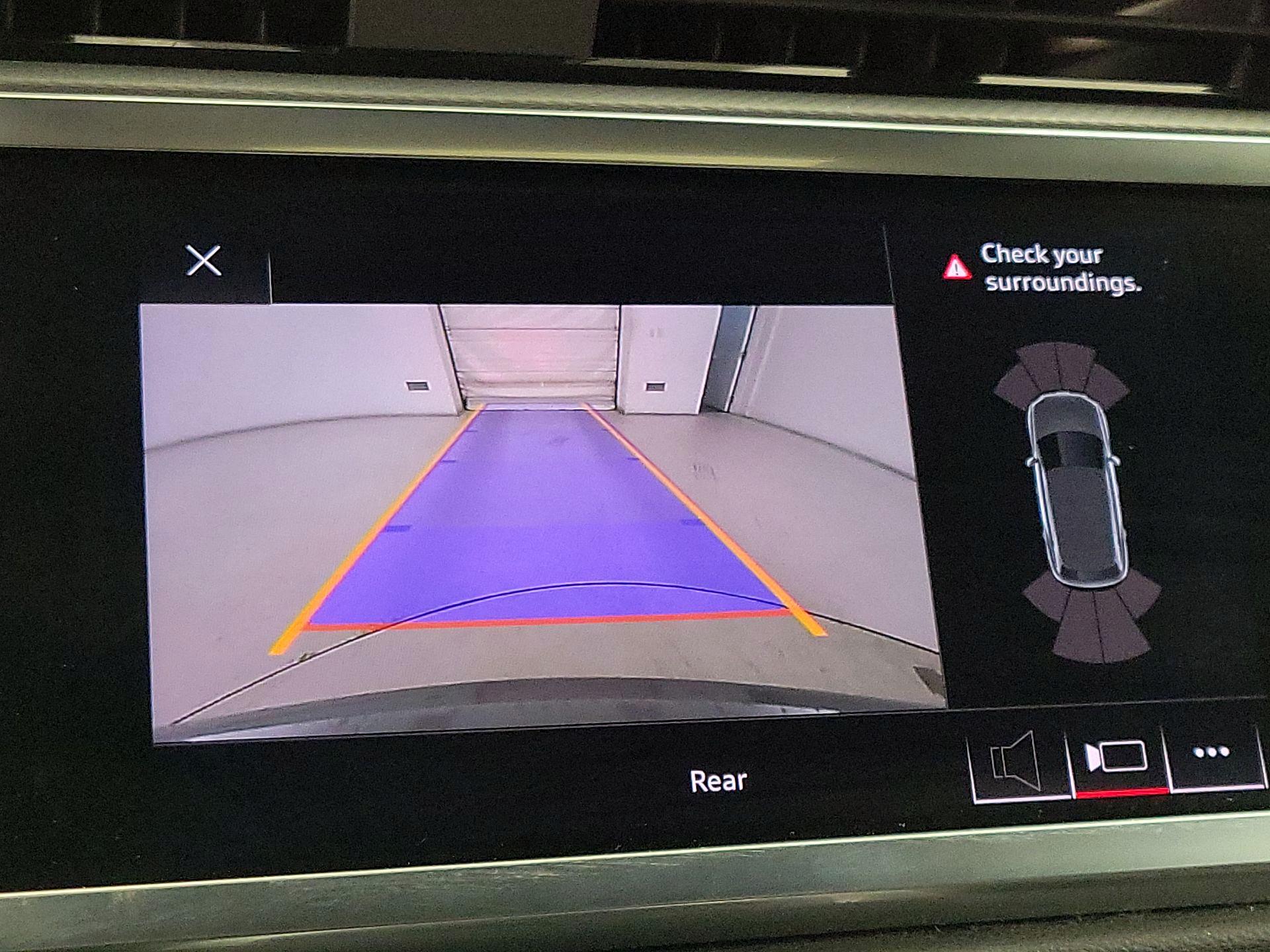 Thumbnail: 2021 Audi Q3 - 14