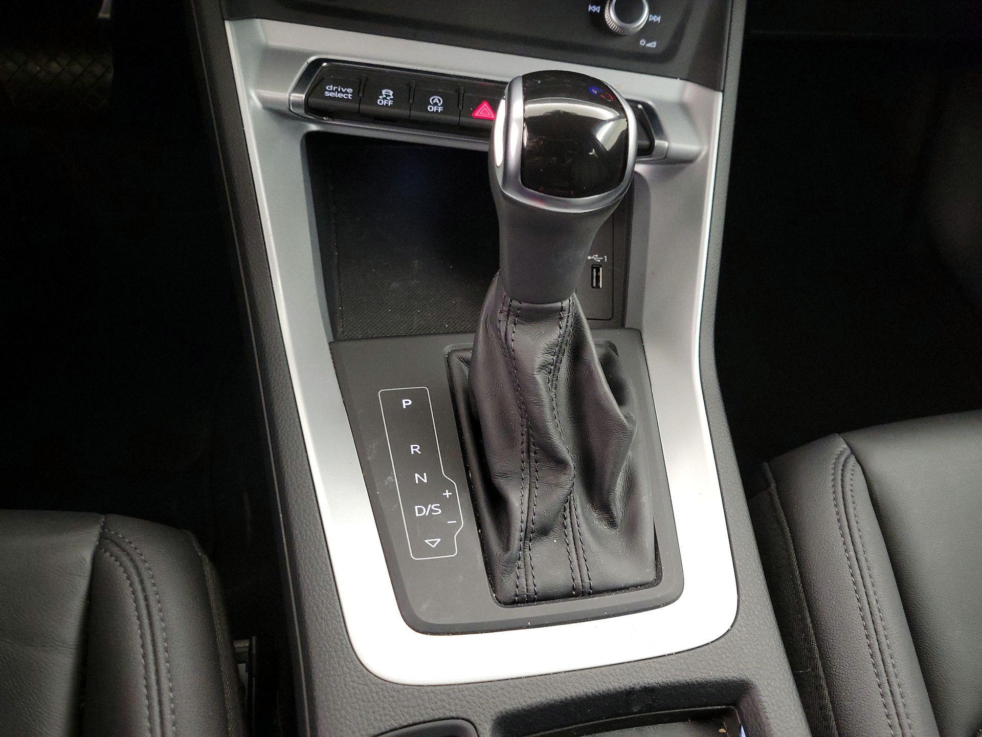 Thumbnail: 2021 Audi Q3 - 17