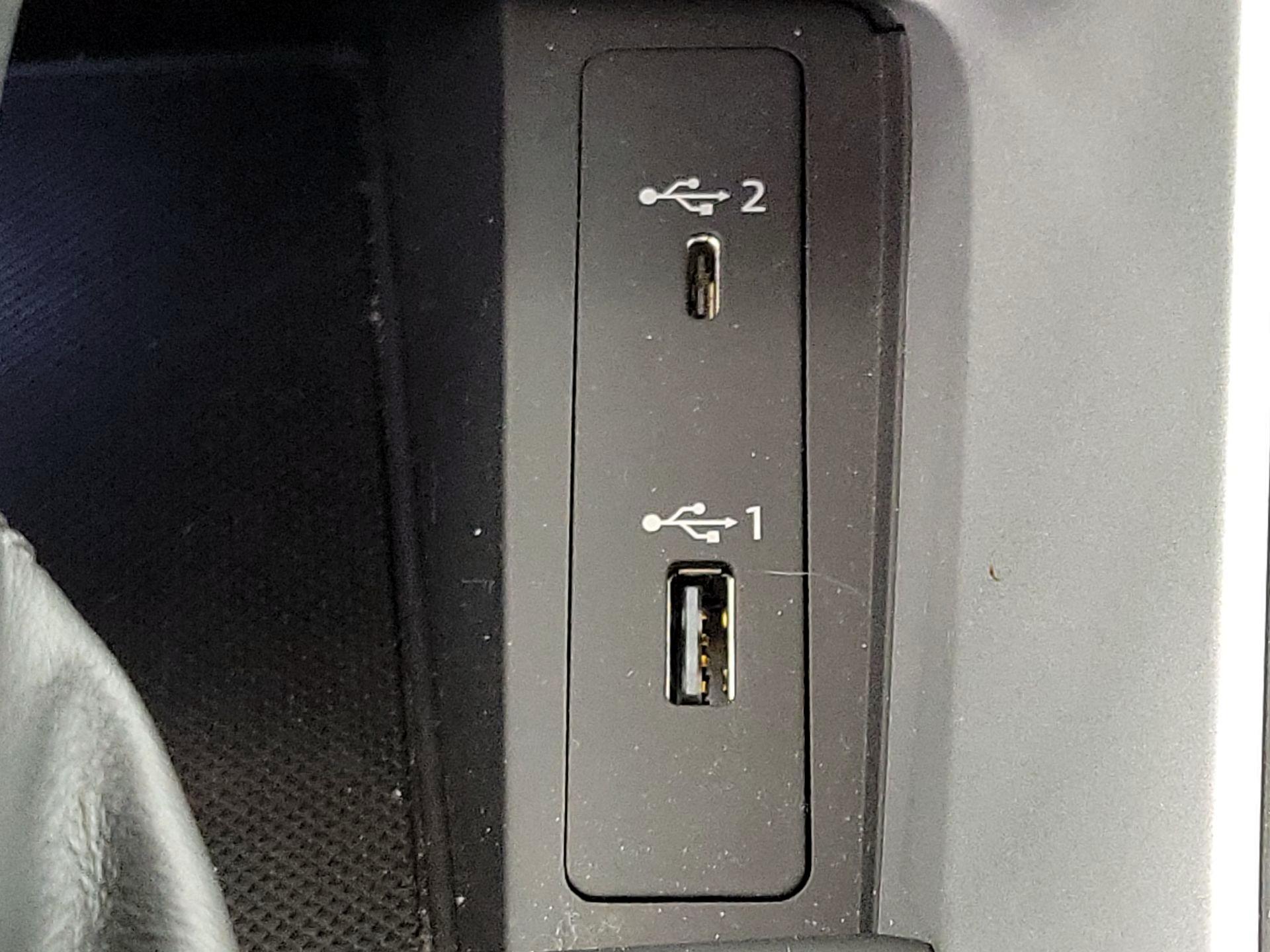 Thumbnail: 2021 Audi Q3 - 18