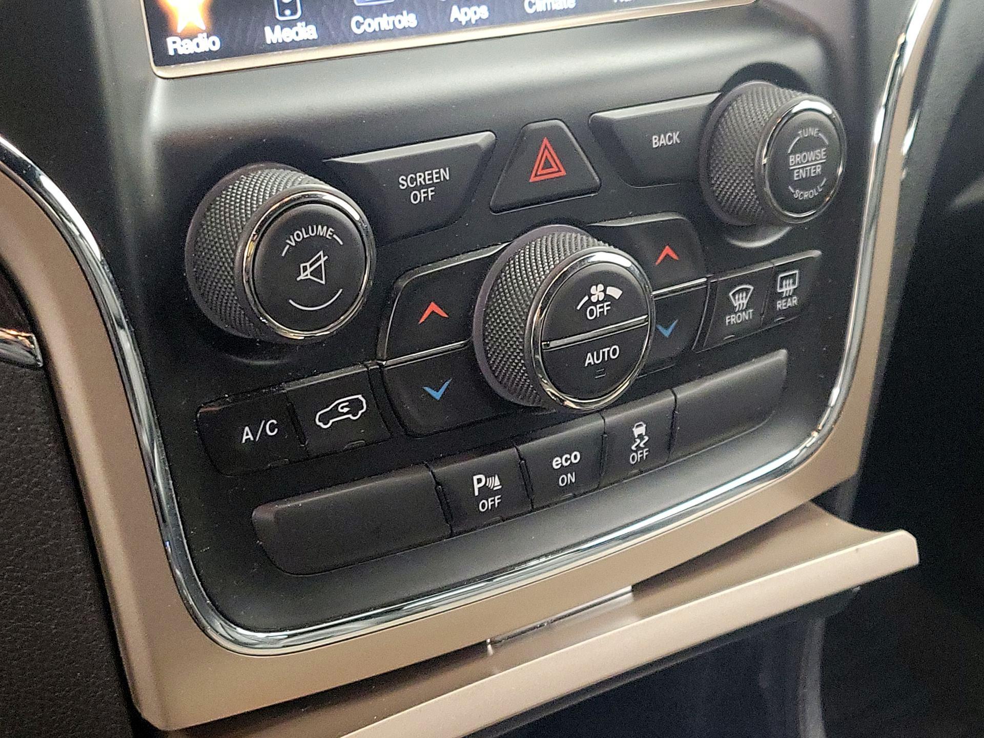 Thumbnail: 2015 Jeep Grand Cherokee - 17