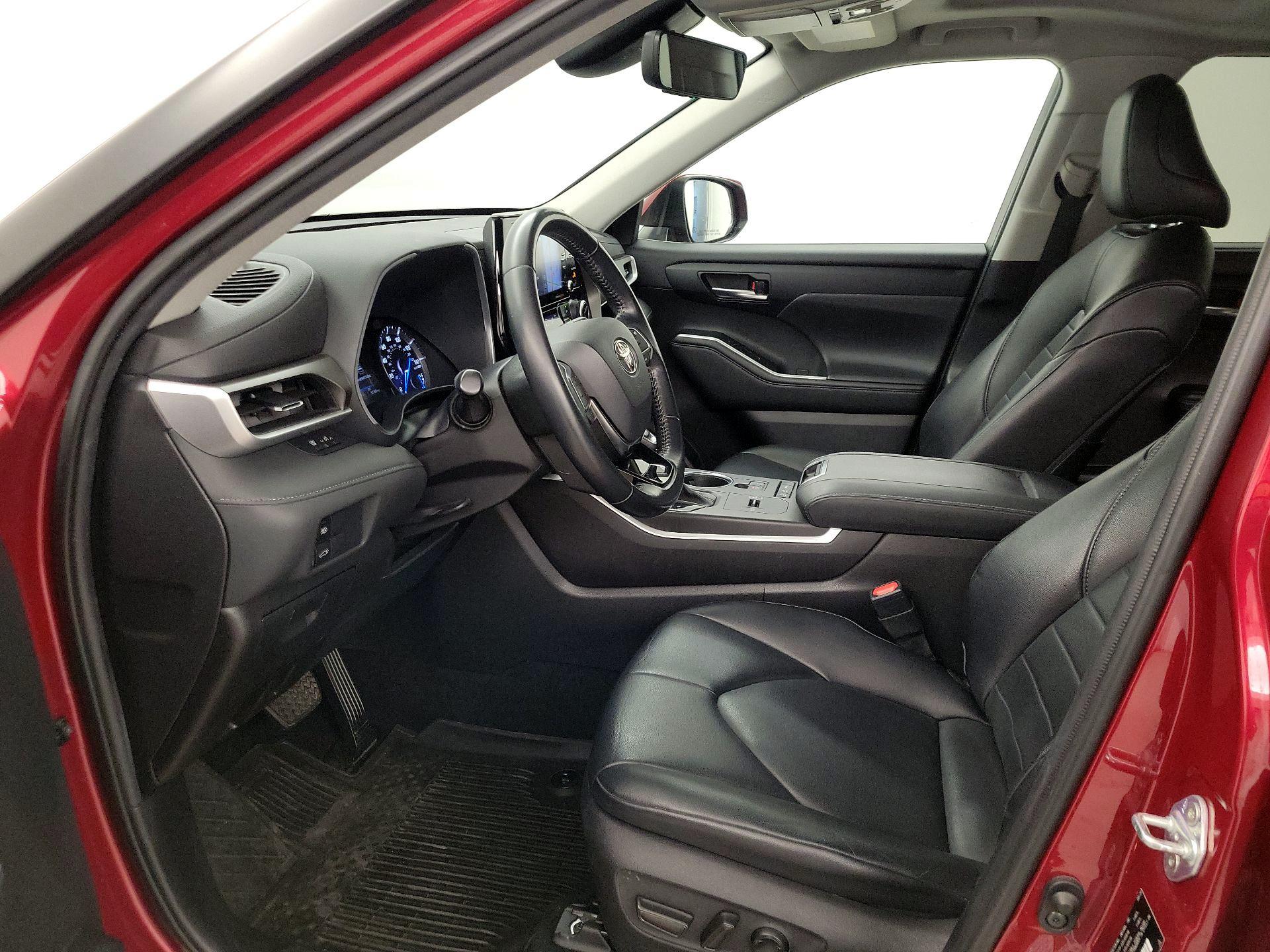 Thumbnail: 2021 Toyota Highlander - 11