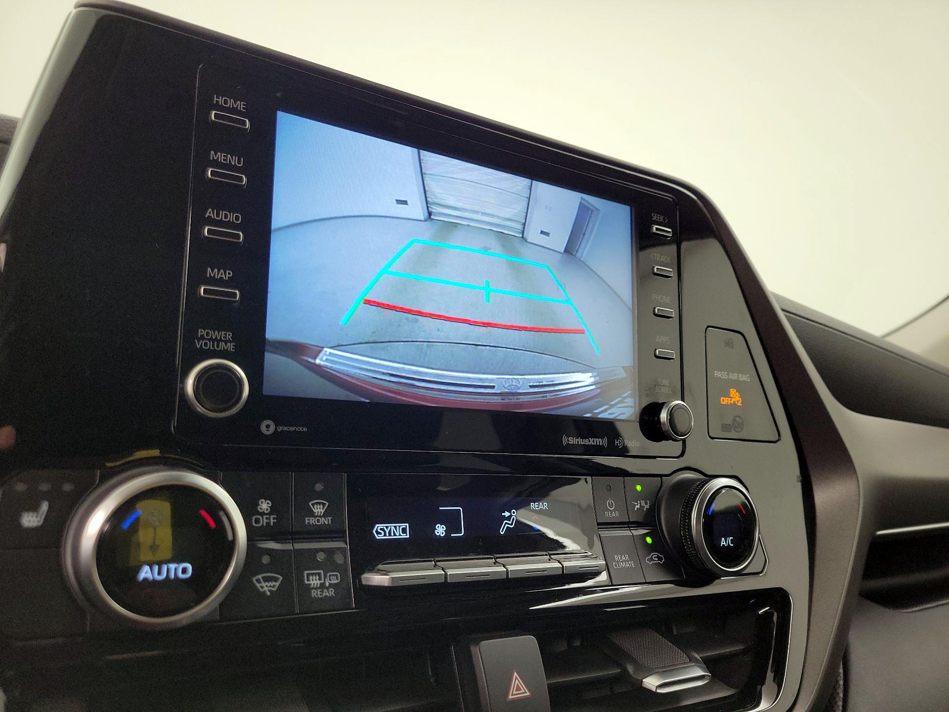 Thumbnail: 2021 Toyota Highlander - 15