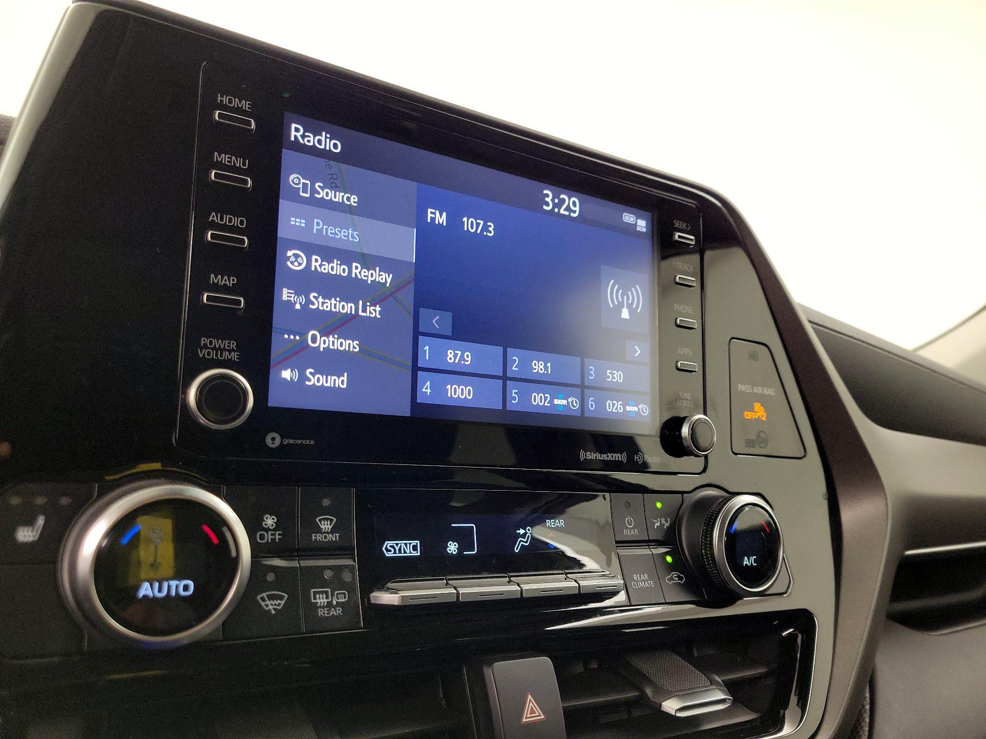 Thumbnail: 2021 Toyota Highlander - 16