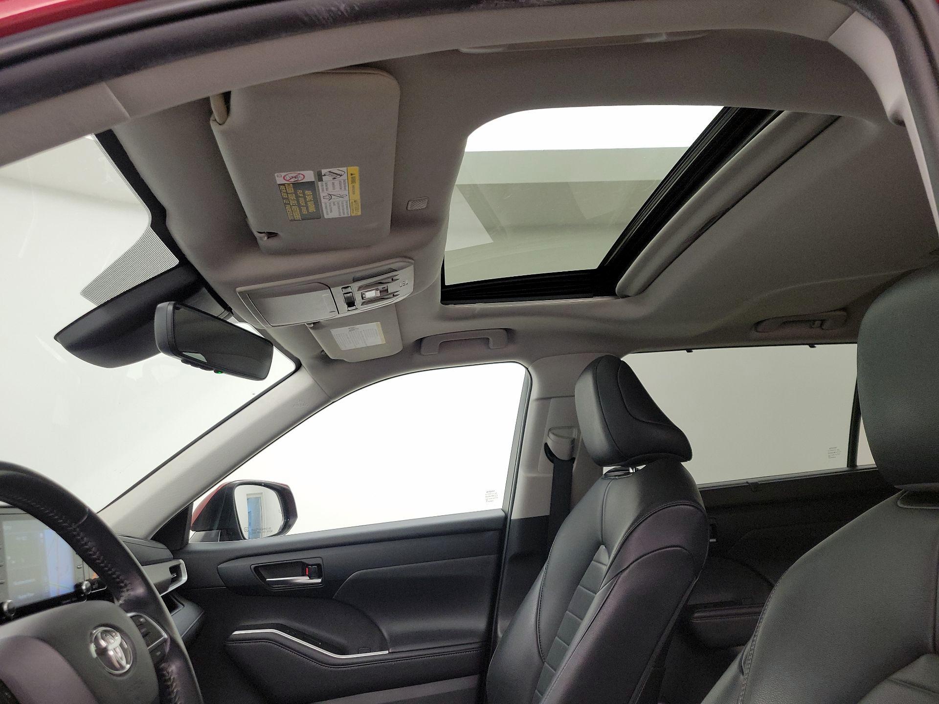 Thumbnail: 2021 Toyota Highlander - 20