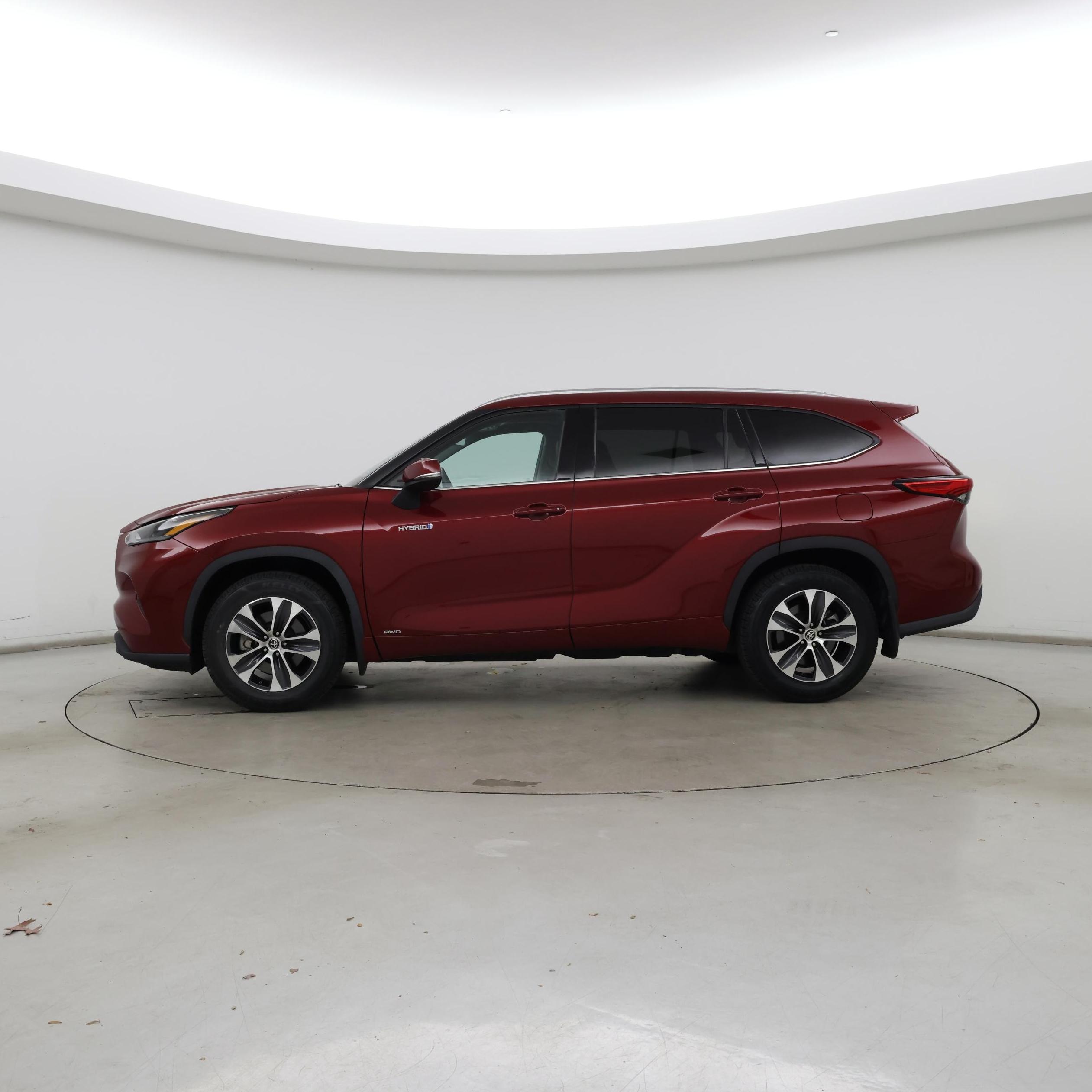Thumbnail: 2021 Toyota Highlander - 3