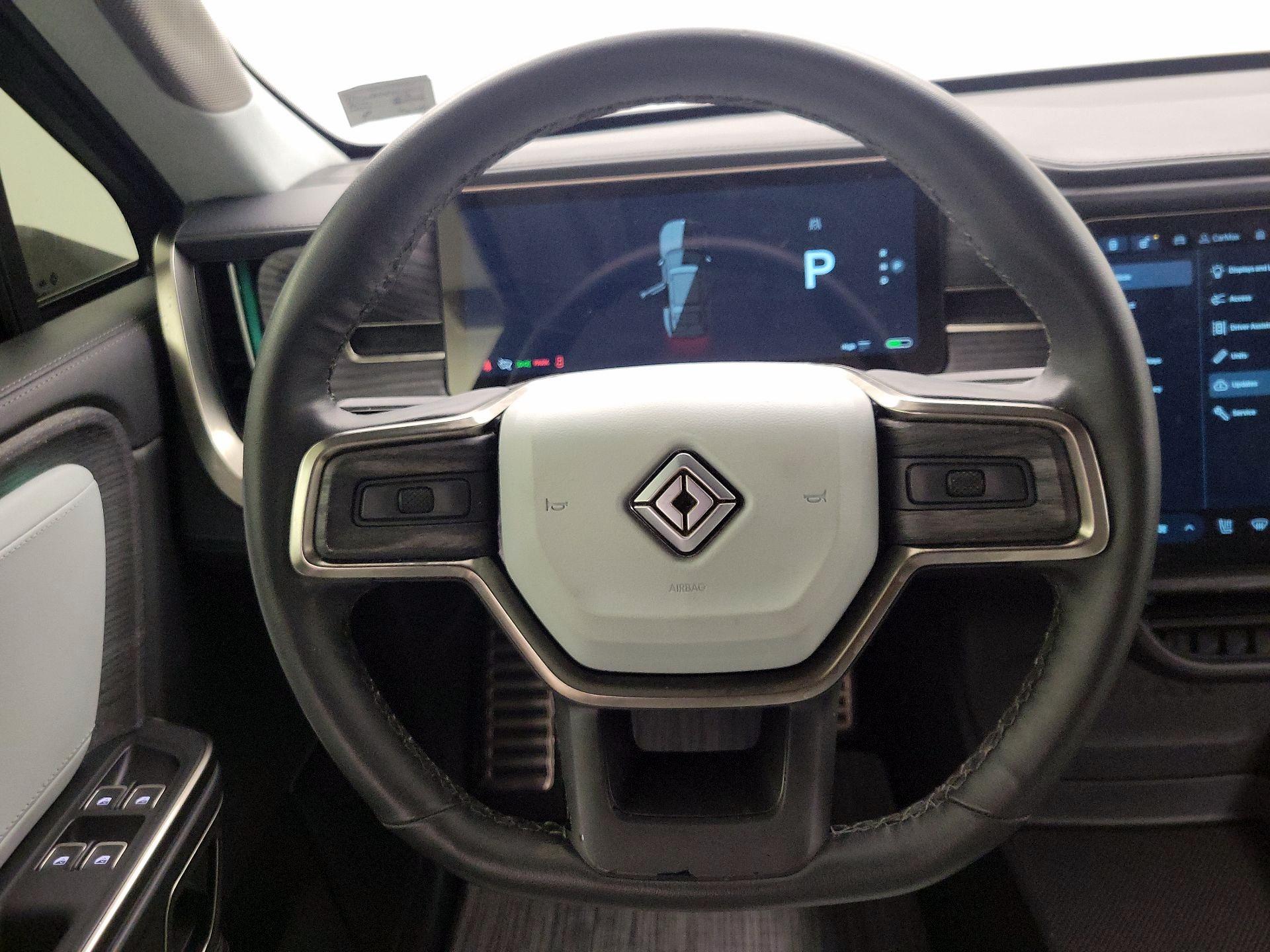 Thumbnail: 2023 Rivian R1S - 10