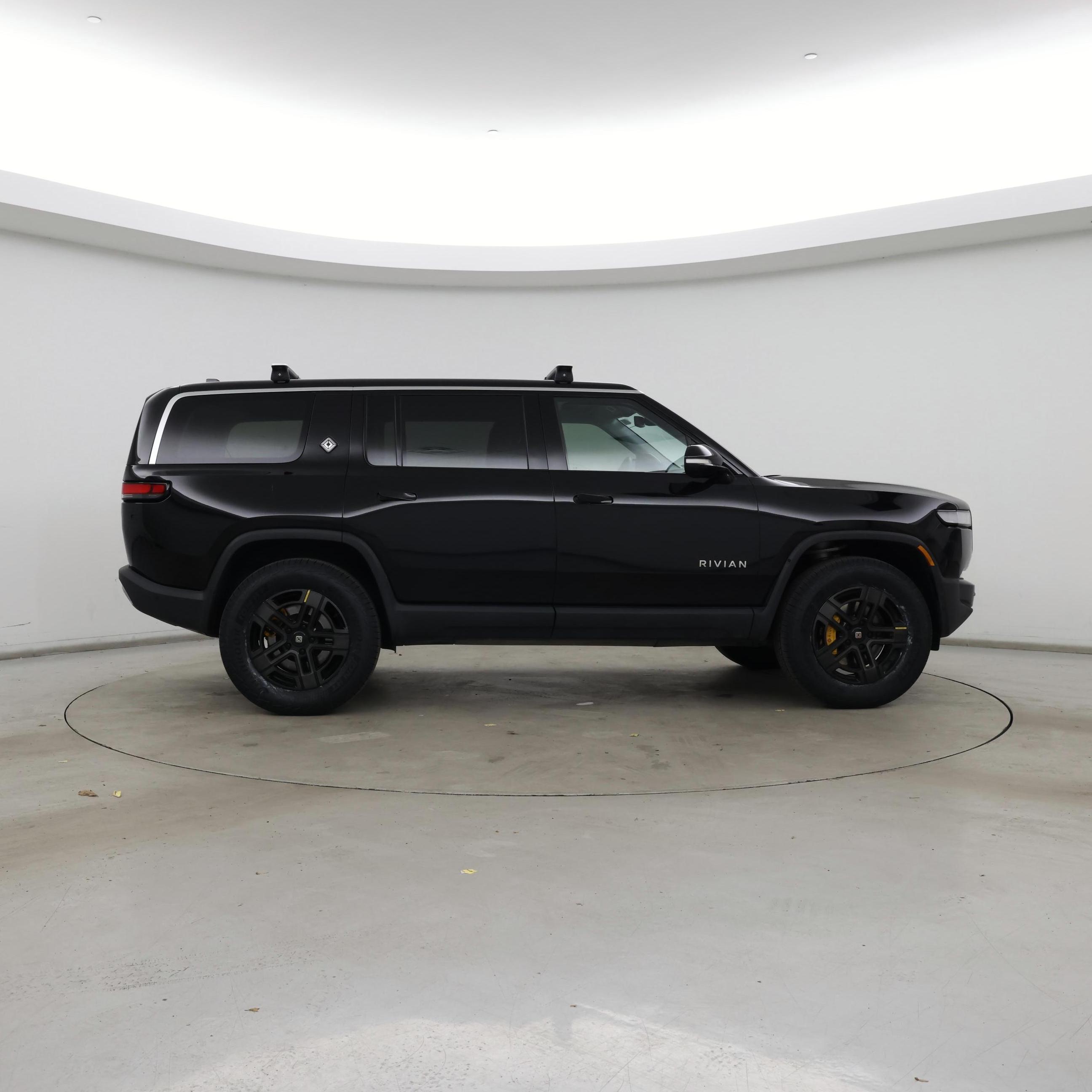 Thumbnail: 2023 Rivian R1S - 7