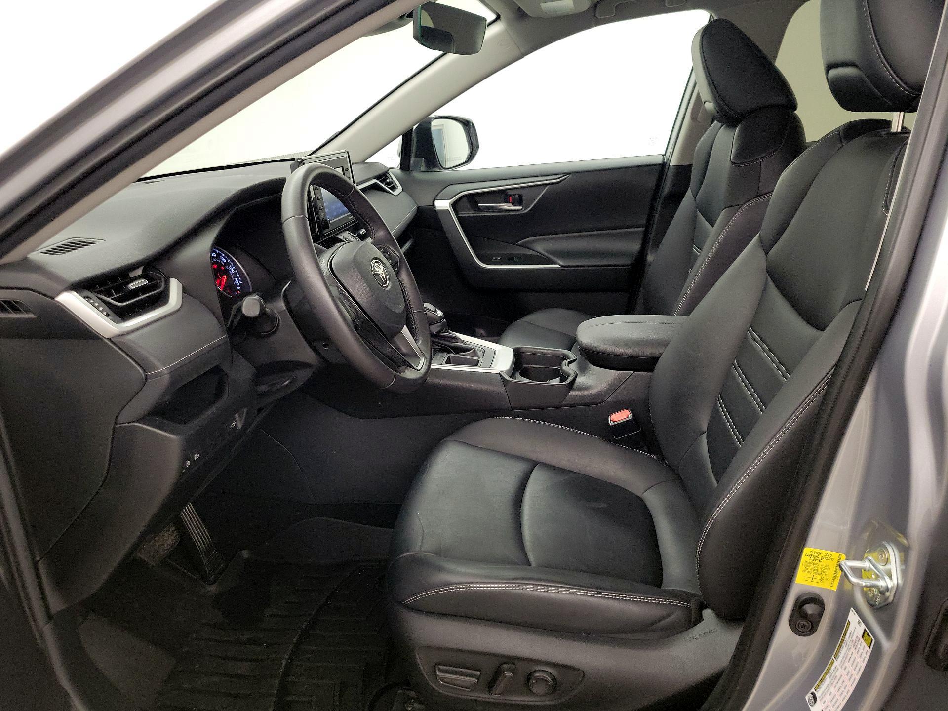 Thumbnail: 2021 Toyota RAV4 - 11