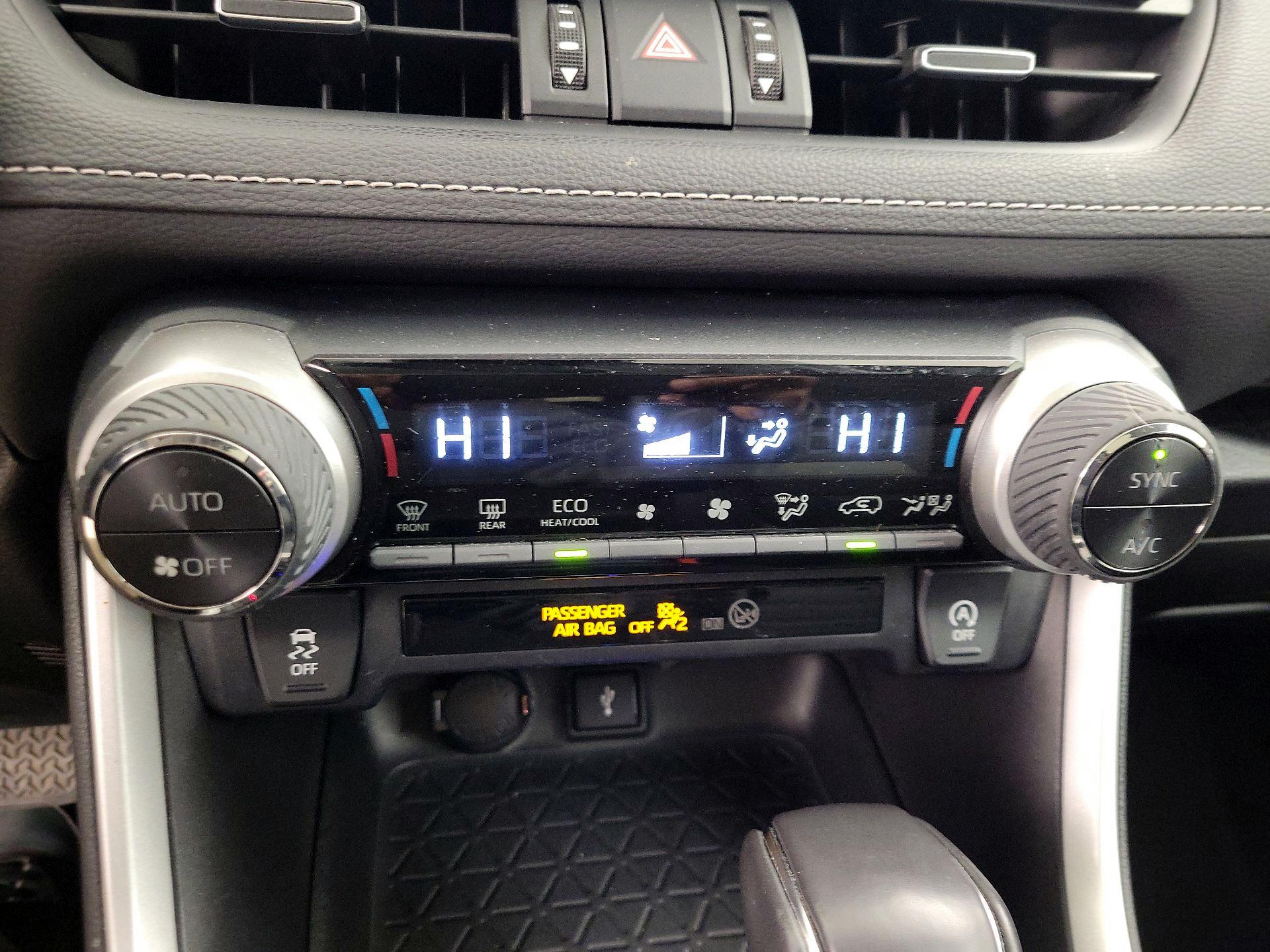 Thumbnail: 2021 Toyota RAV4 - 16