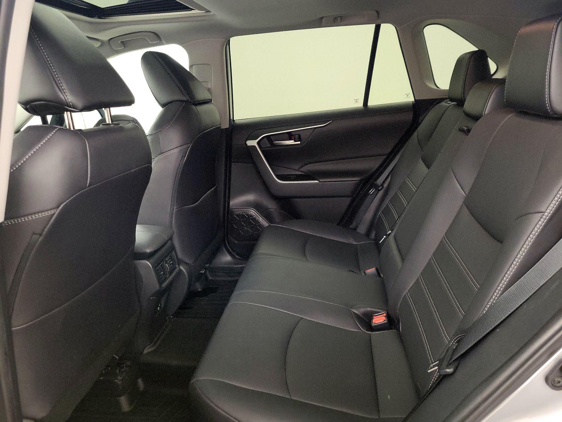 Thumbnail: 2021 Toyota RAV4 - 20