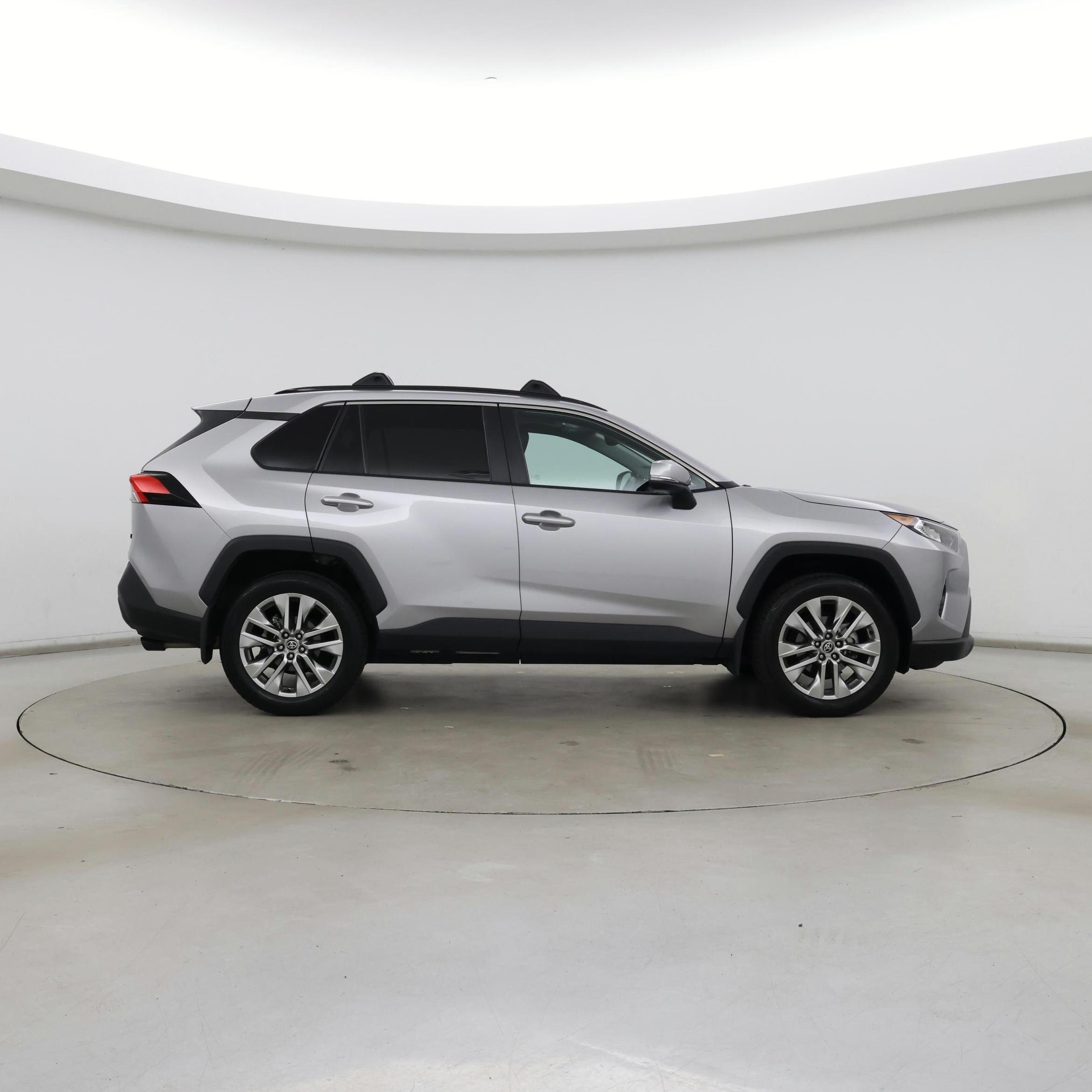 Thumbnail: 2021 Toyota RAV4 - 7