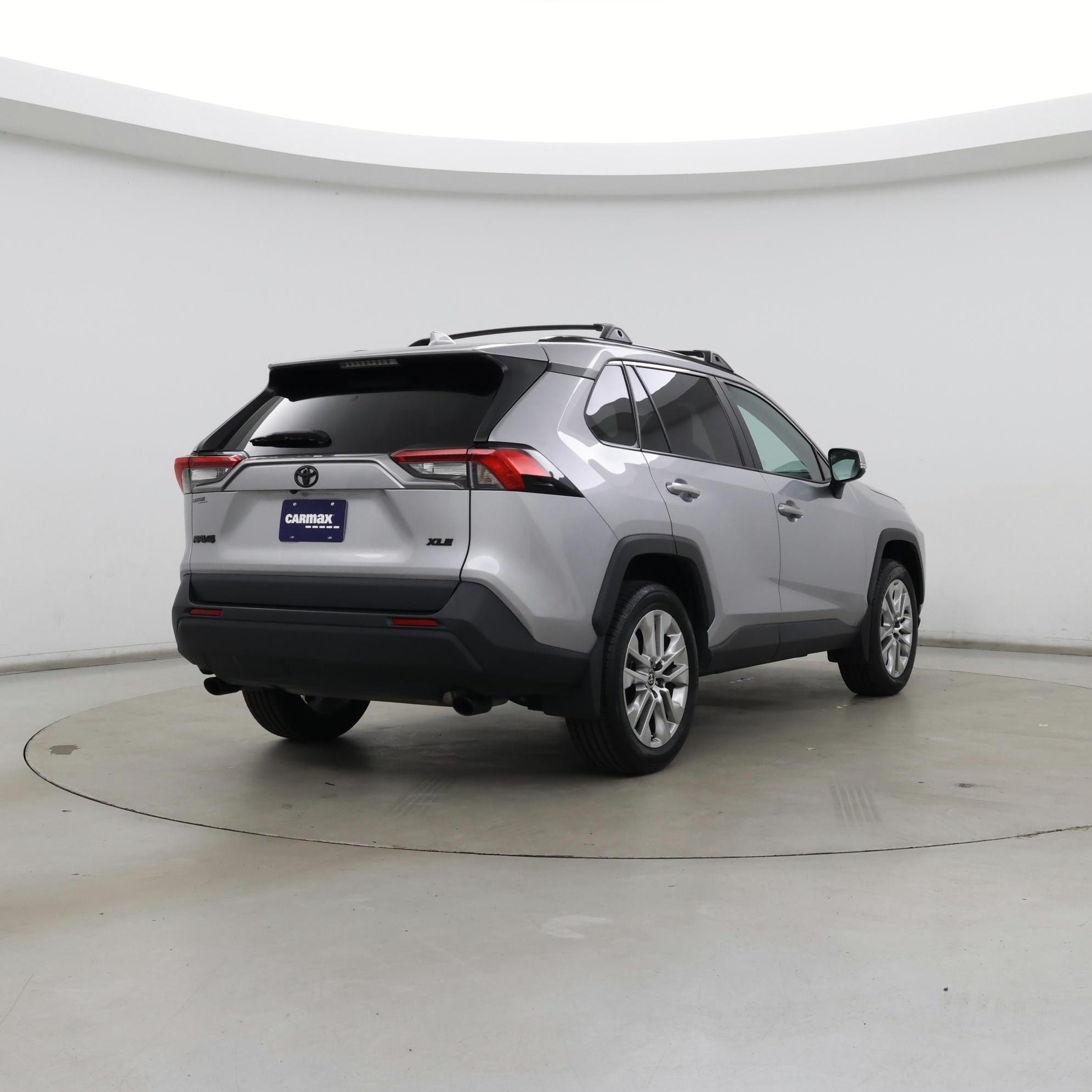 Thumbnail: 2021 Toyota RAV4 - 8