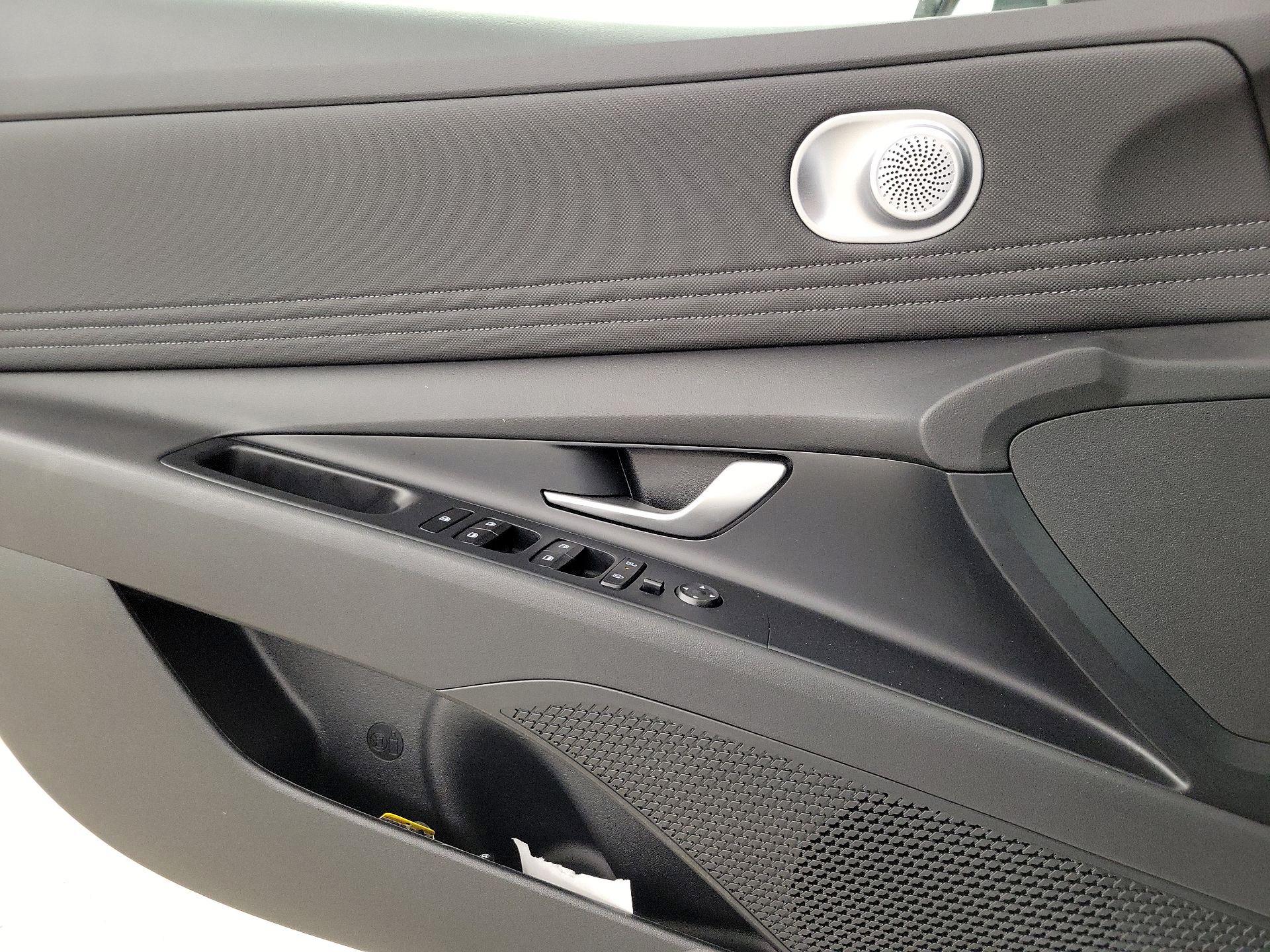 Thumbnail: 2025 Hyundai Elantra - 12