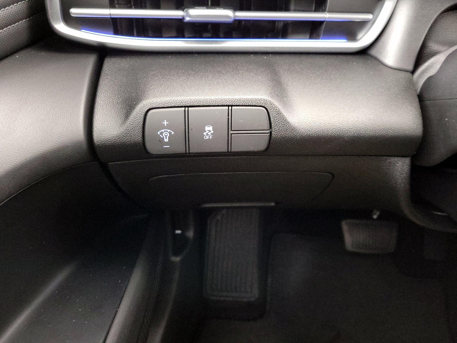 Thumbnail: 2025 Hyundai Elantra - 13