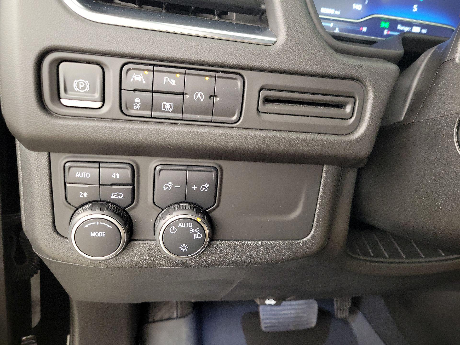 Thumbnail: 2023 Chevrolet Suburban - 13