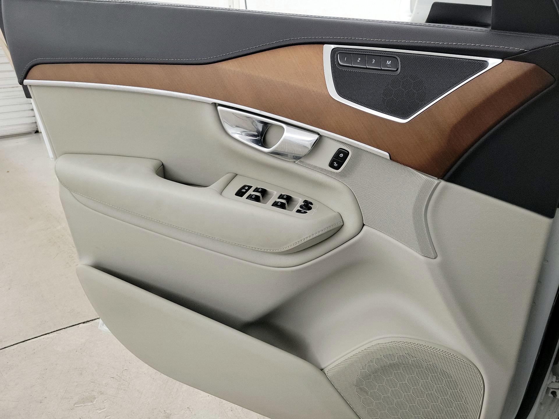 Thumbnail: 2018 Volvo XC90 - 12