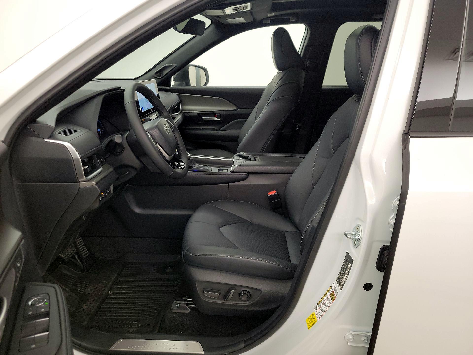 Thumbnail: 2026 Toyota Highlander - 11