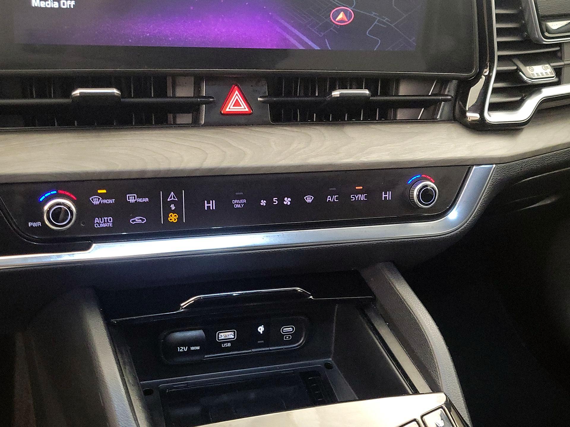 Thumbnail: 2023 Kia Sportage - 17