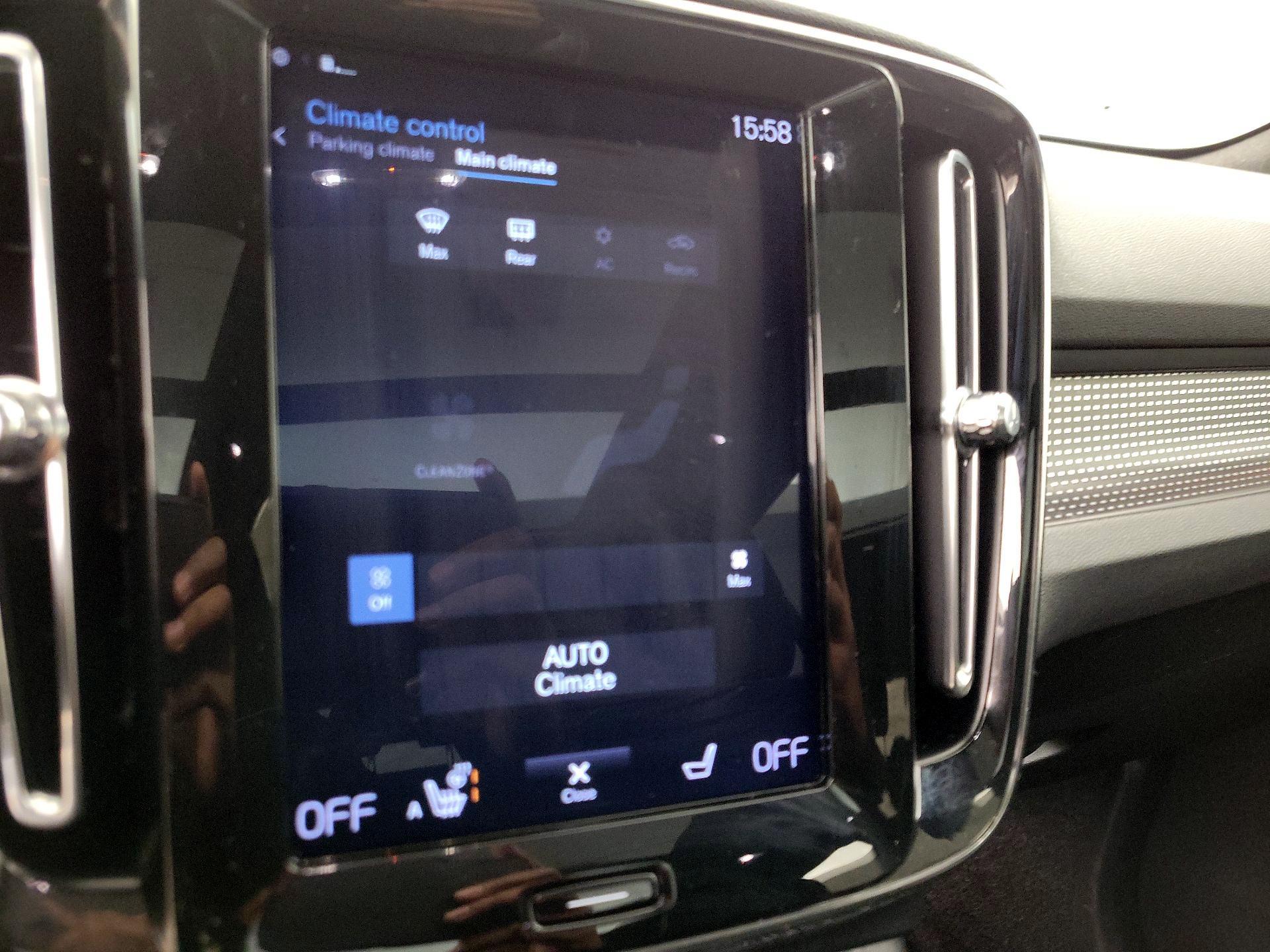 Thumbnail: 2019 Volvo XC40 - 17