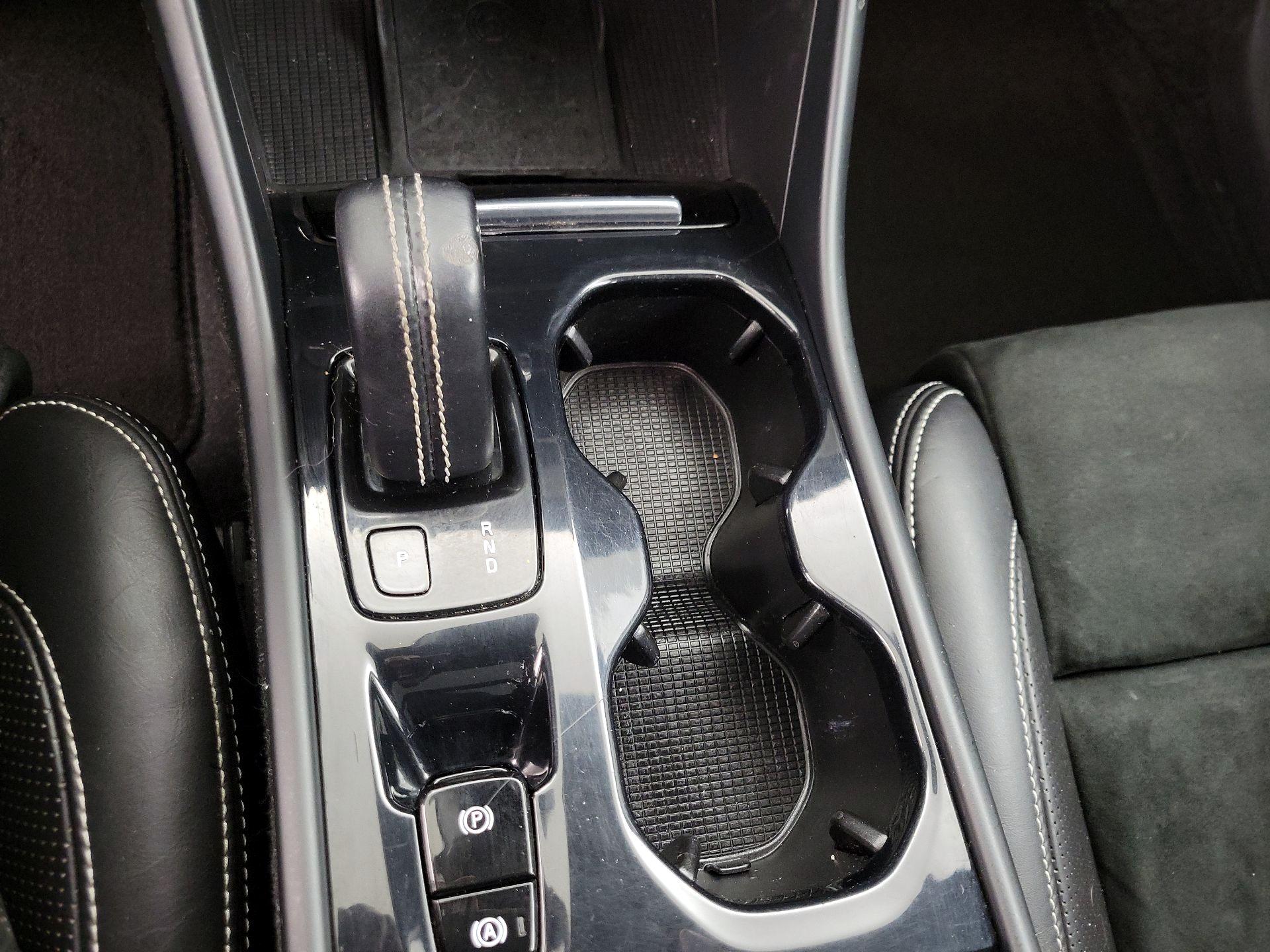 Thumbnail: 2019 Volvo XC40 - 18