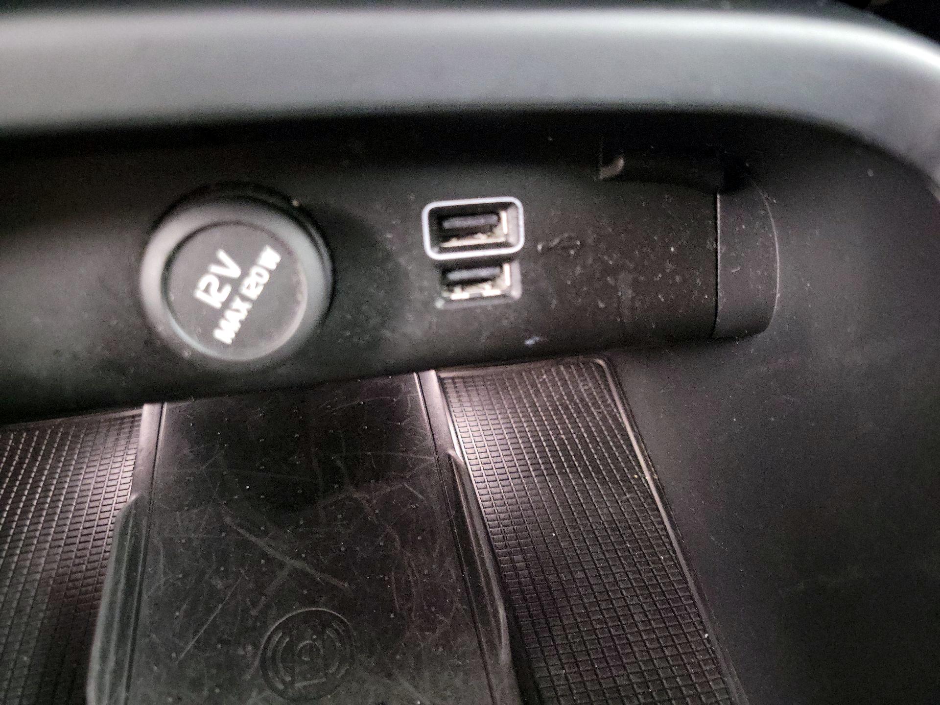 Thumbnail: 2019 Volvo XC40 - 19