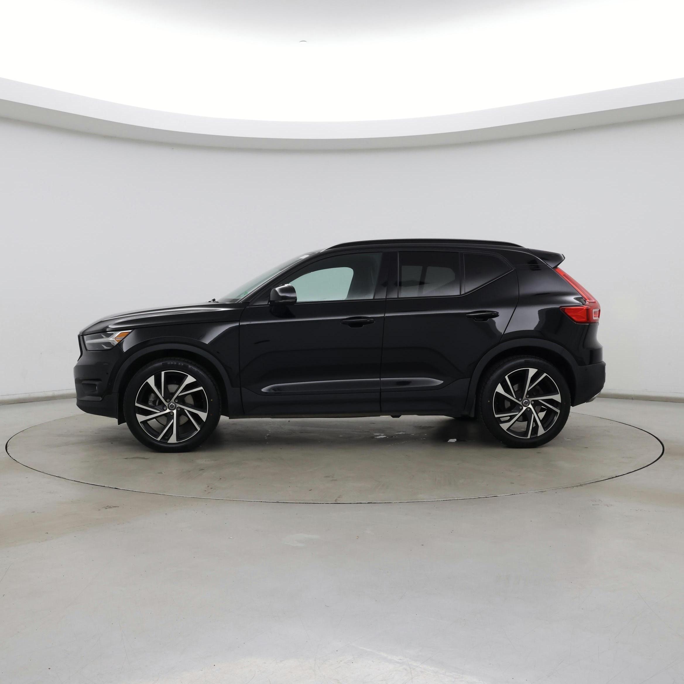 Thumbnail: 2019 Volvo XC40 - 3