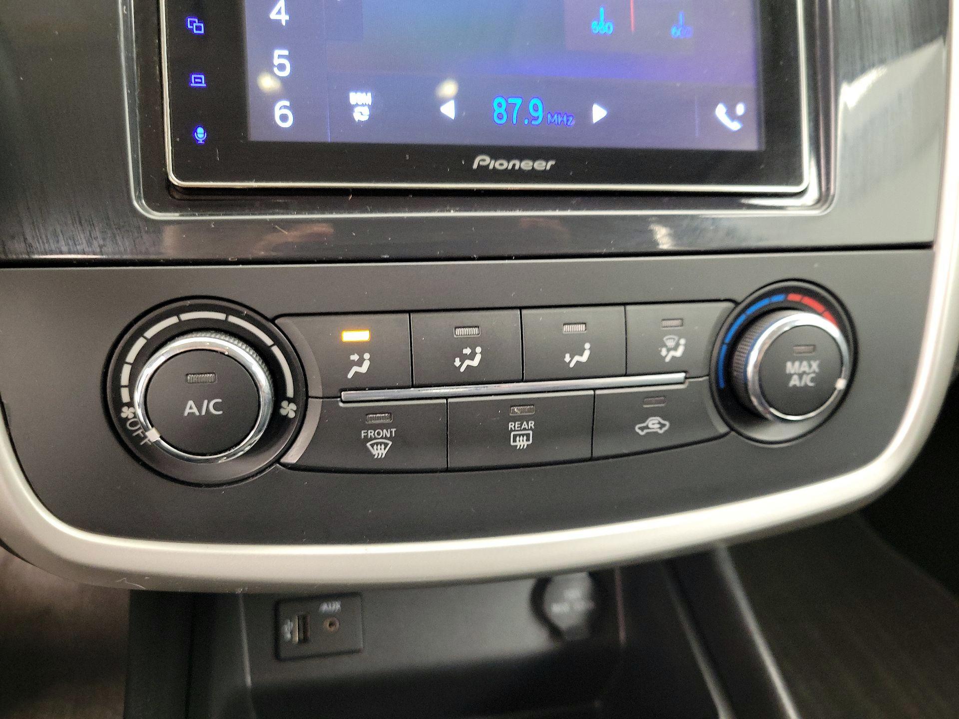 Thumbnail: 2016 Nissan Altima - 16