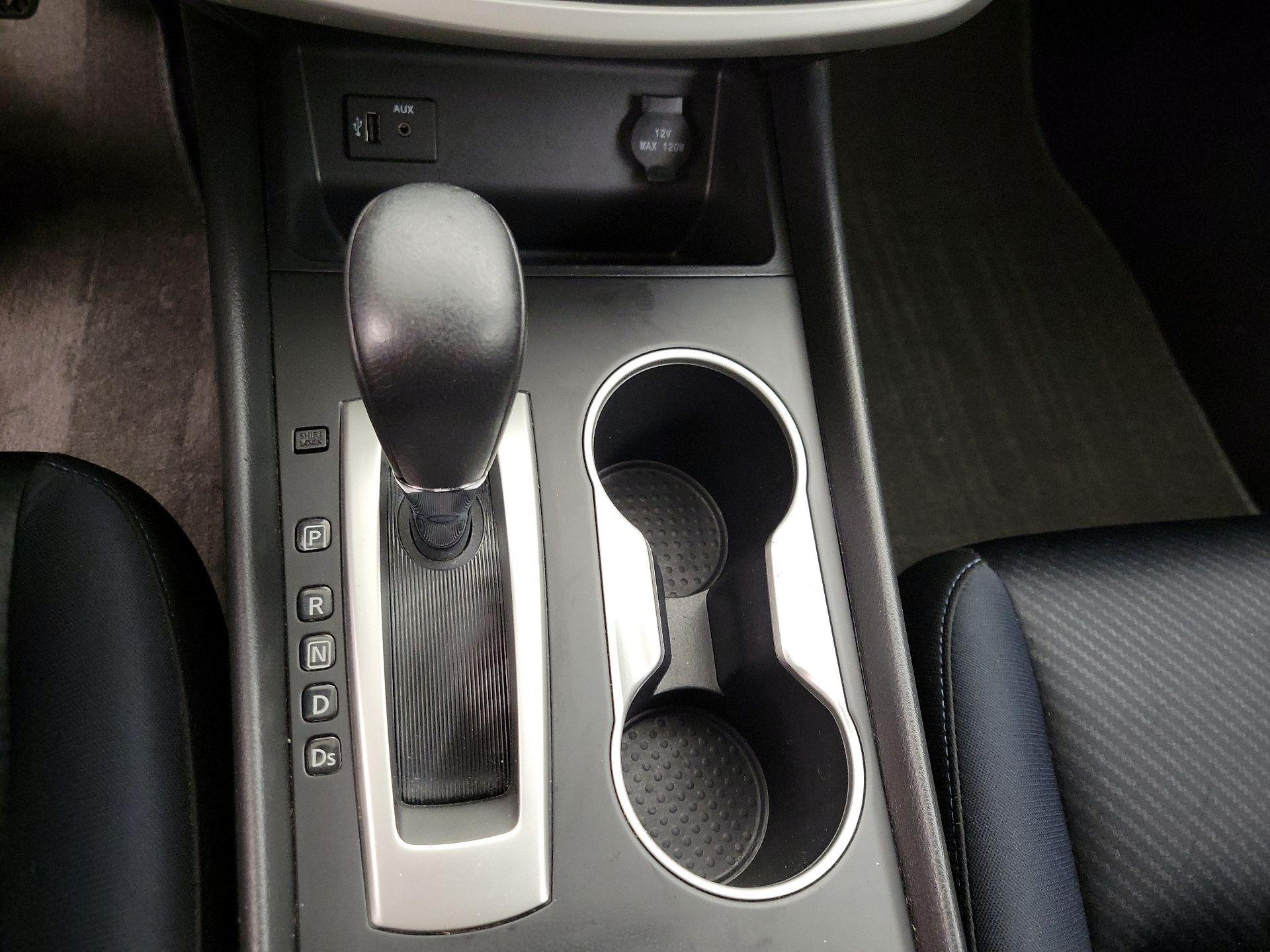 Thumbnail: 2016 Nissan Altima - 17