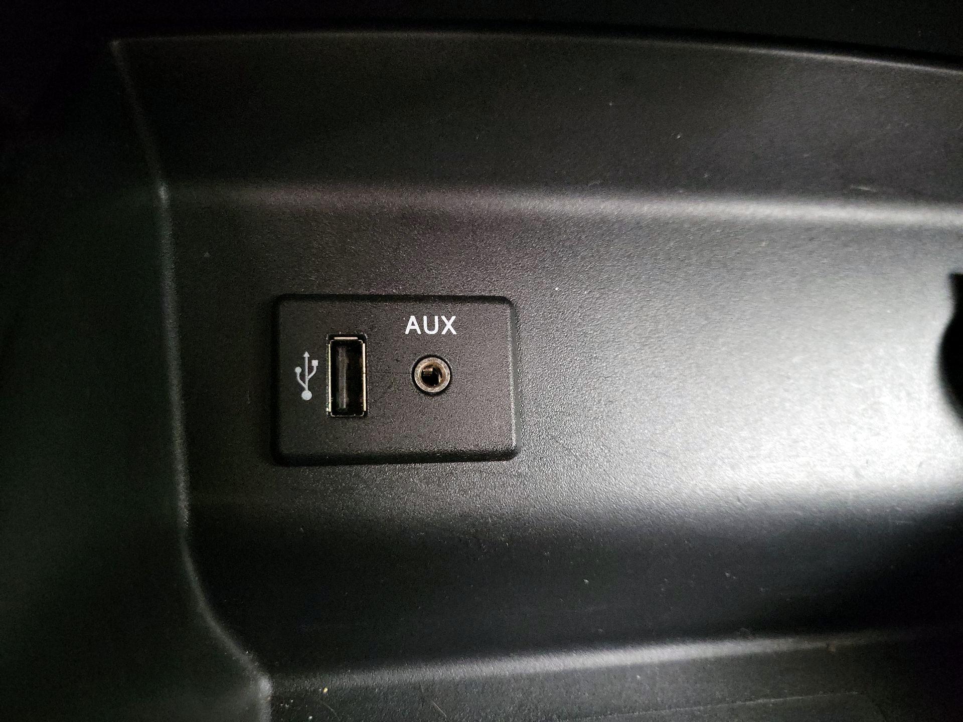 Thumbnail: 2016 Nissan Altima - 18