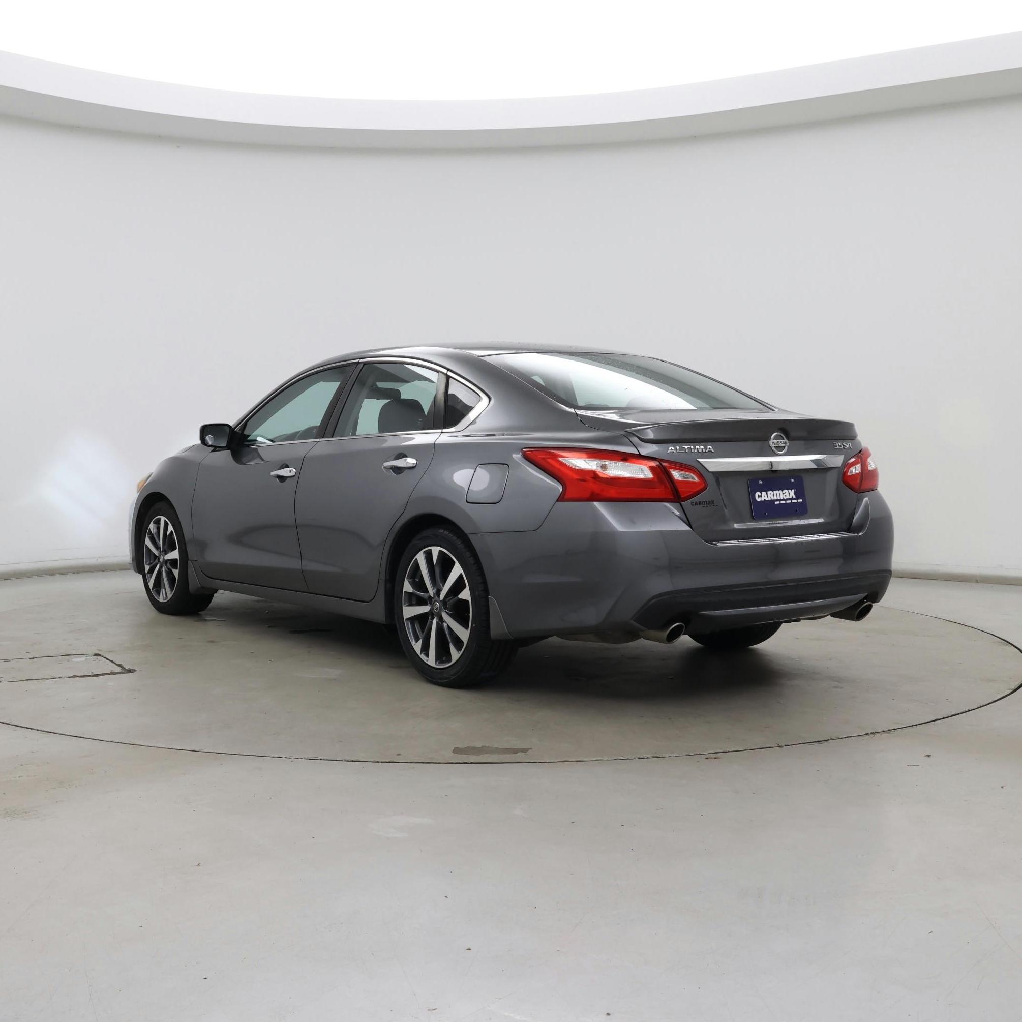 Thumbnail: 2016 Nissan Altima - 2