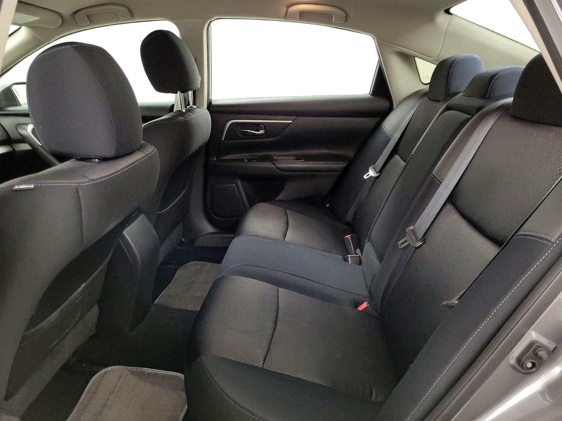 Thumbnail: 2016 Nissan Altima - 19