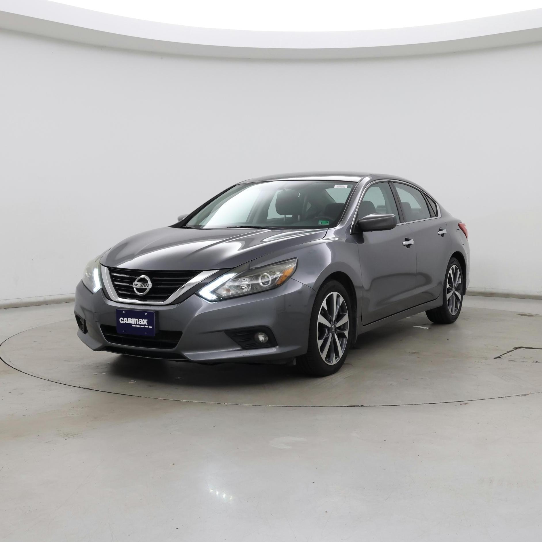 Thumbnail: 2016 Nissan Altima - 4
