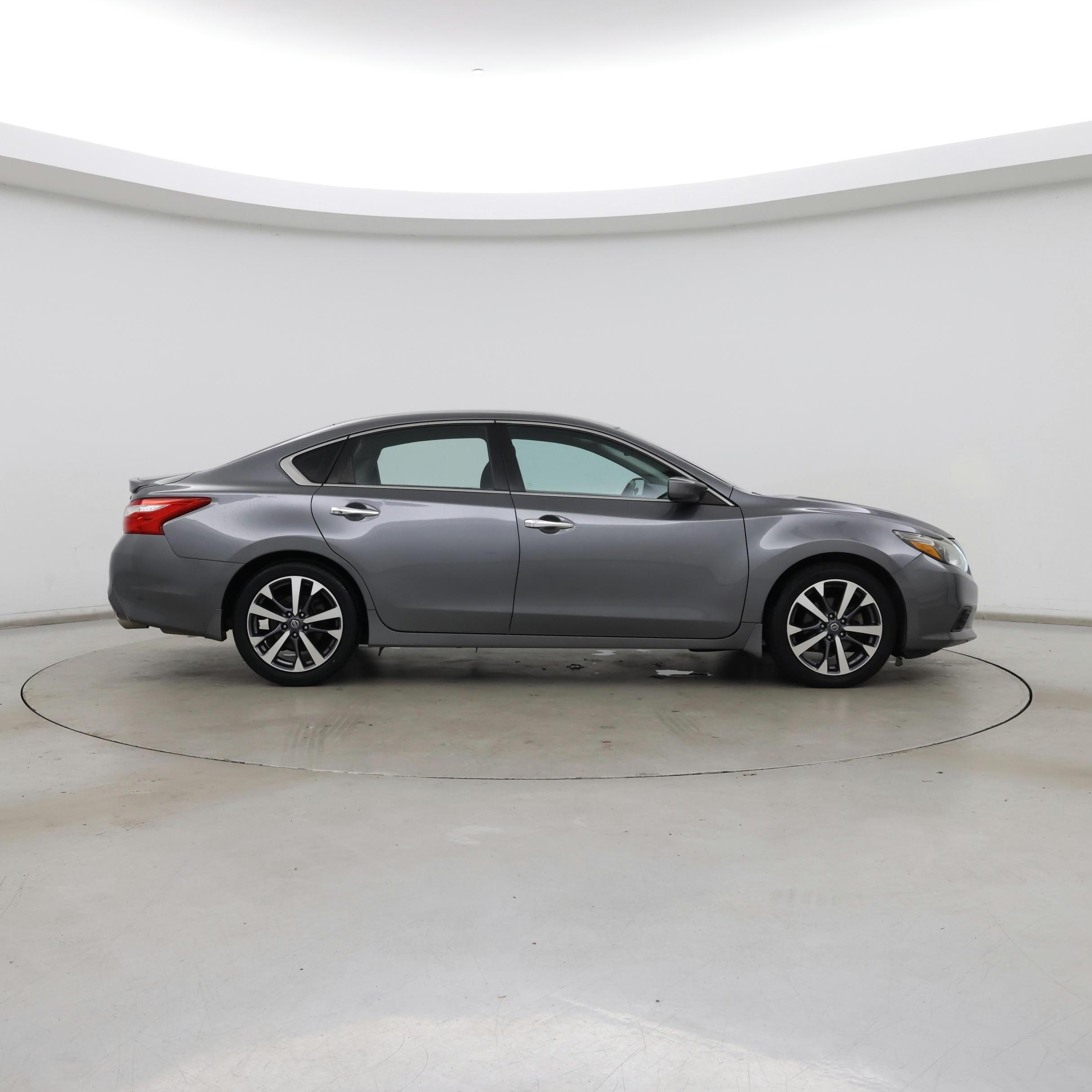 Thumbnail: 2016 Nissan Altima - 7