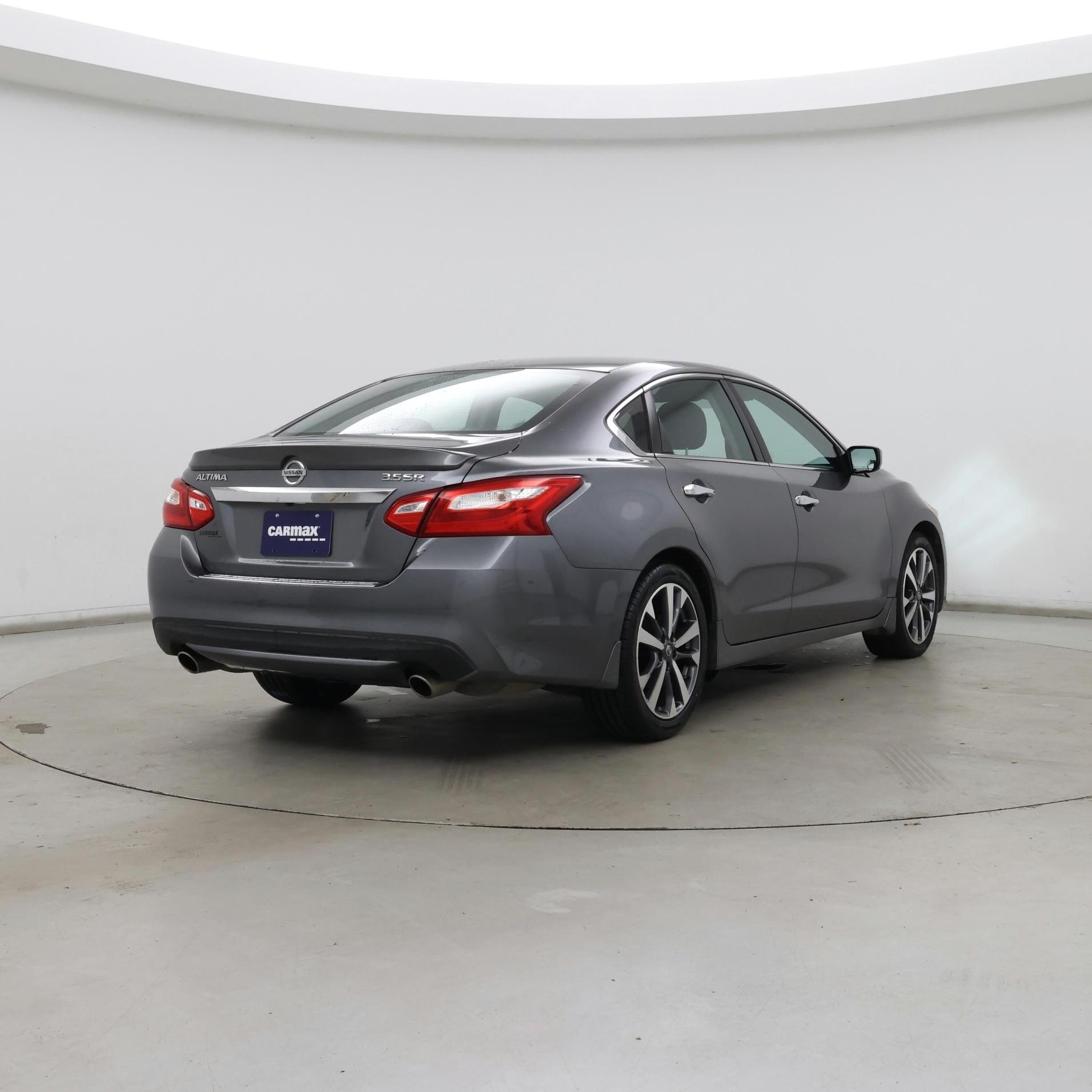 Thumbnail: 2016 Nissan Altima - 8