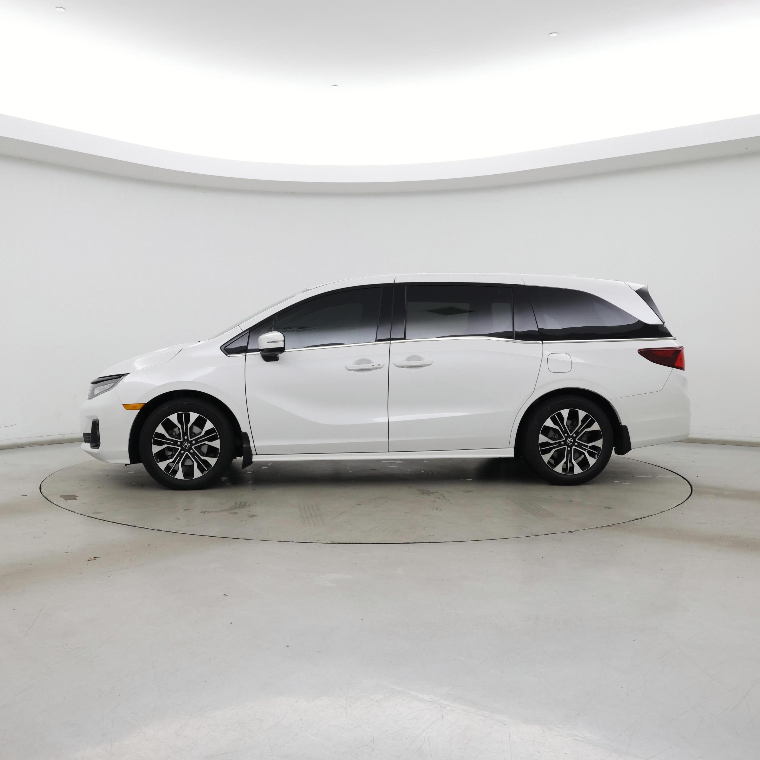 Thumbnail: 2025 Honda Odyssey - 3