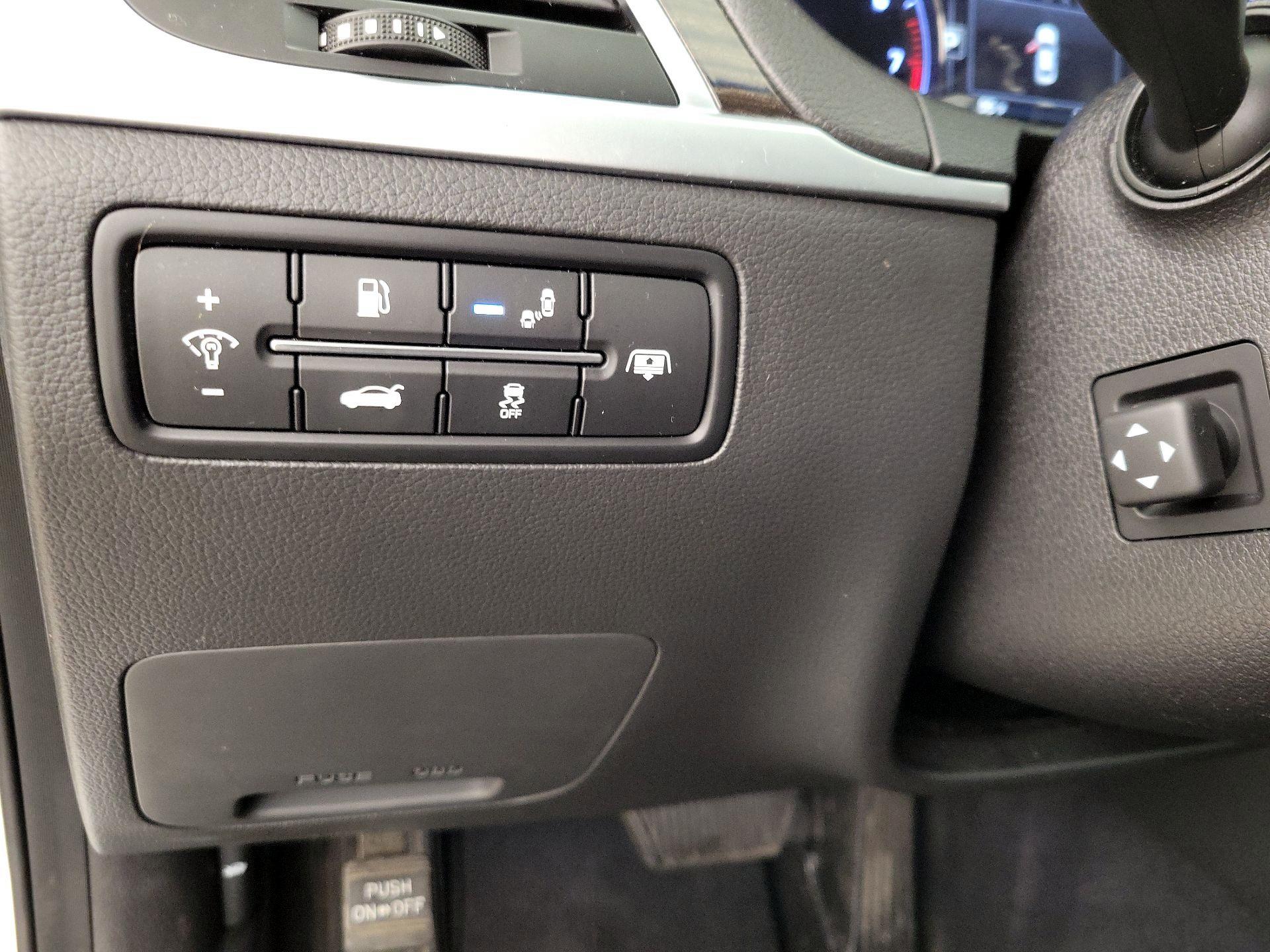 Thumbnail: 2016 Hyundai Genesis - 13