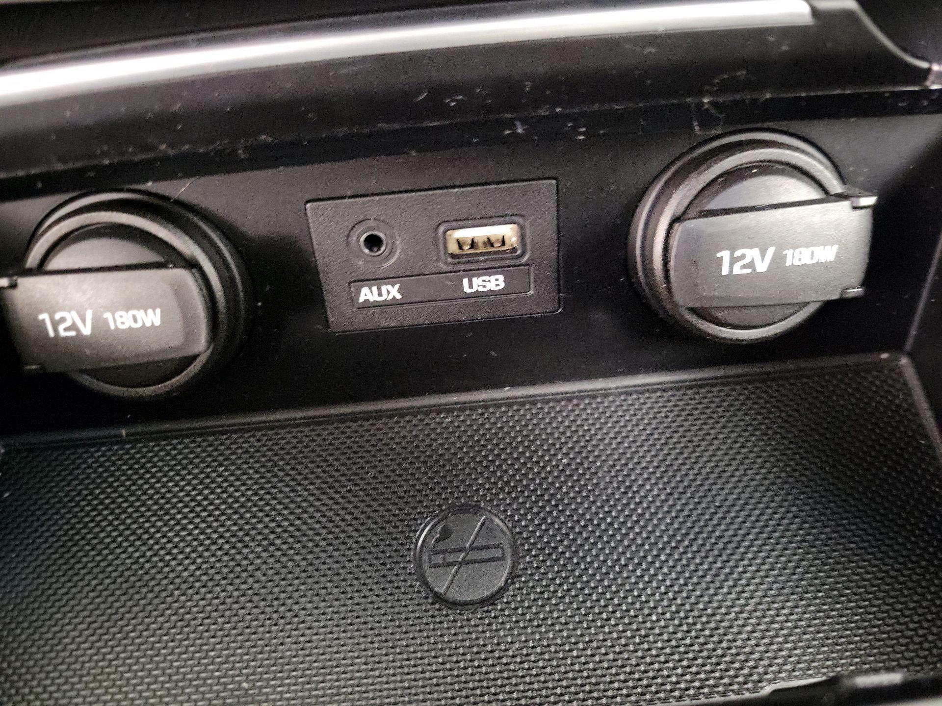 Thumbnail: 2016 Hyundai Genesis - 19