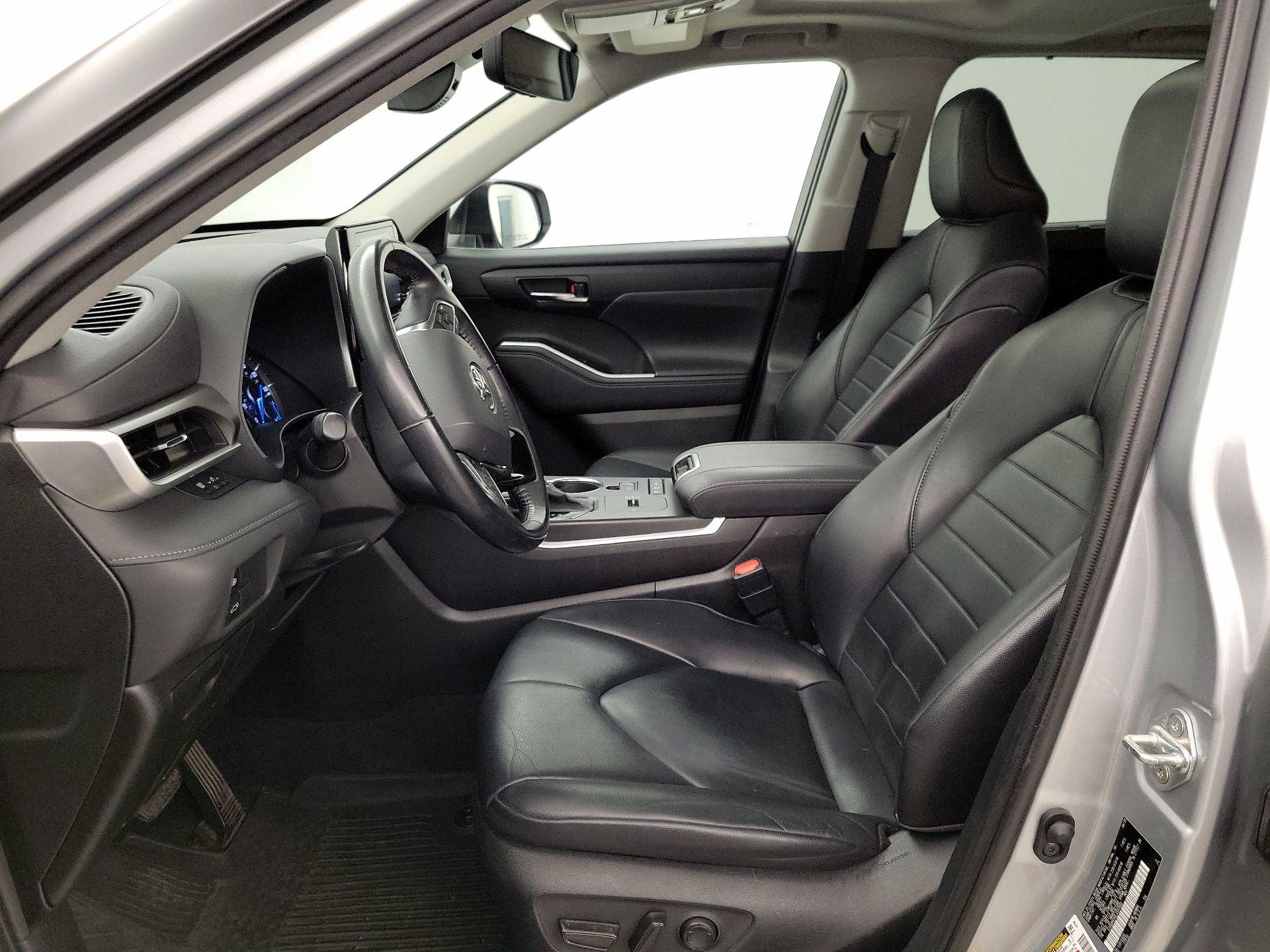 Thumbnail: 2020 Toyota Highlander - 11