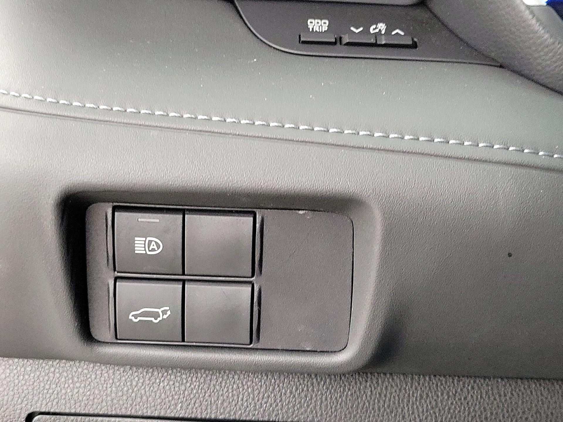 Thumbnail: 2020 Toyota Highlander - 13