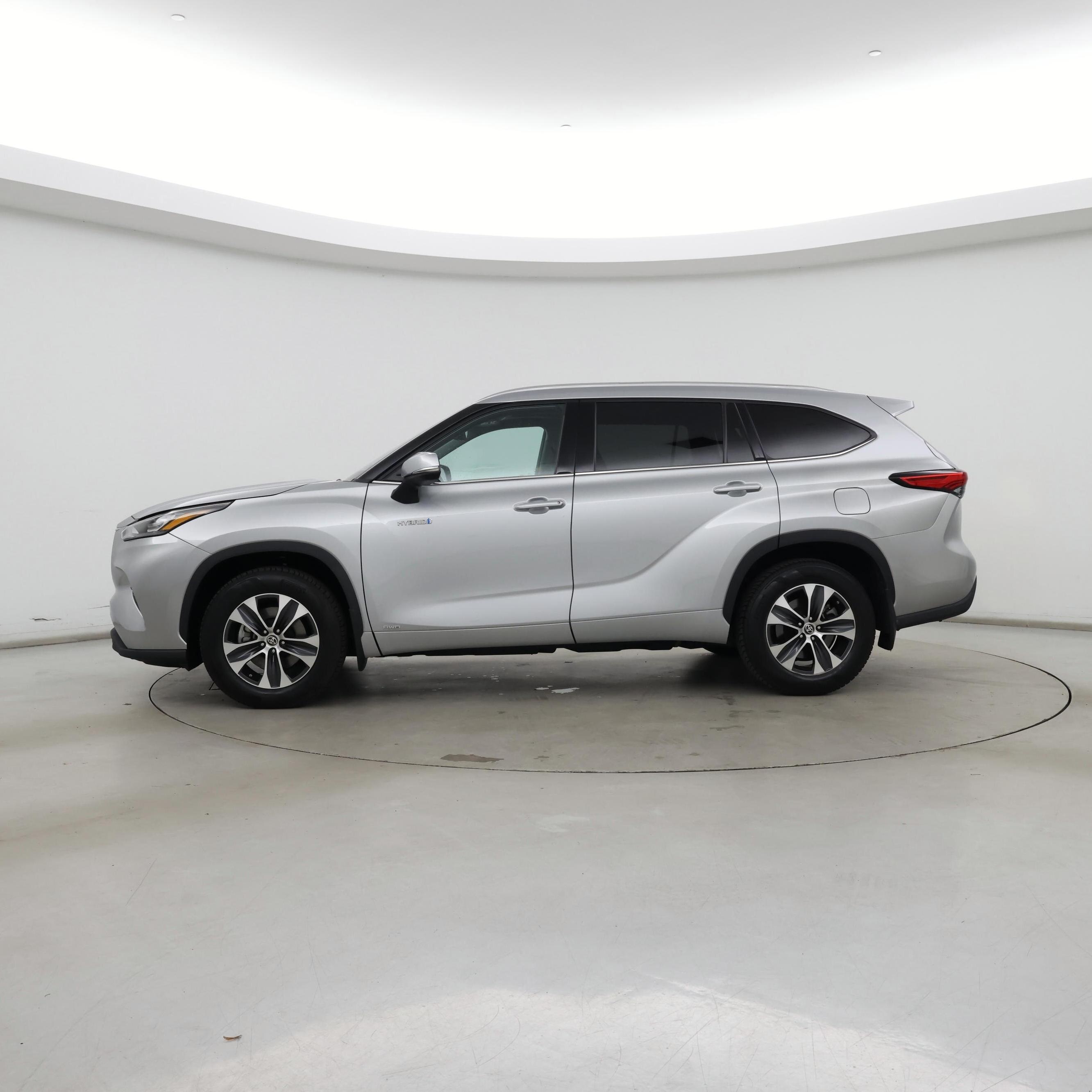 Thumbnail: 2020 Toyota Highlander - 3