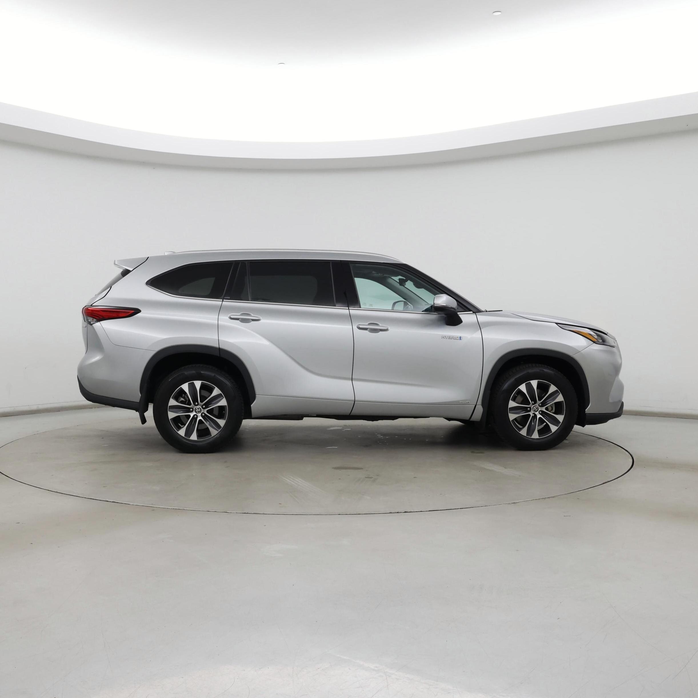 Thumbnail: 2020 Toyota Highlander - 7
