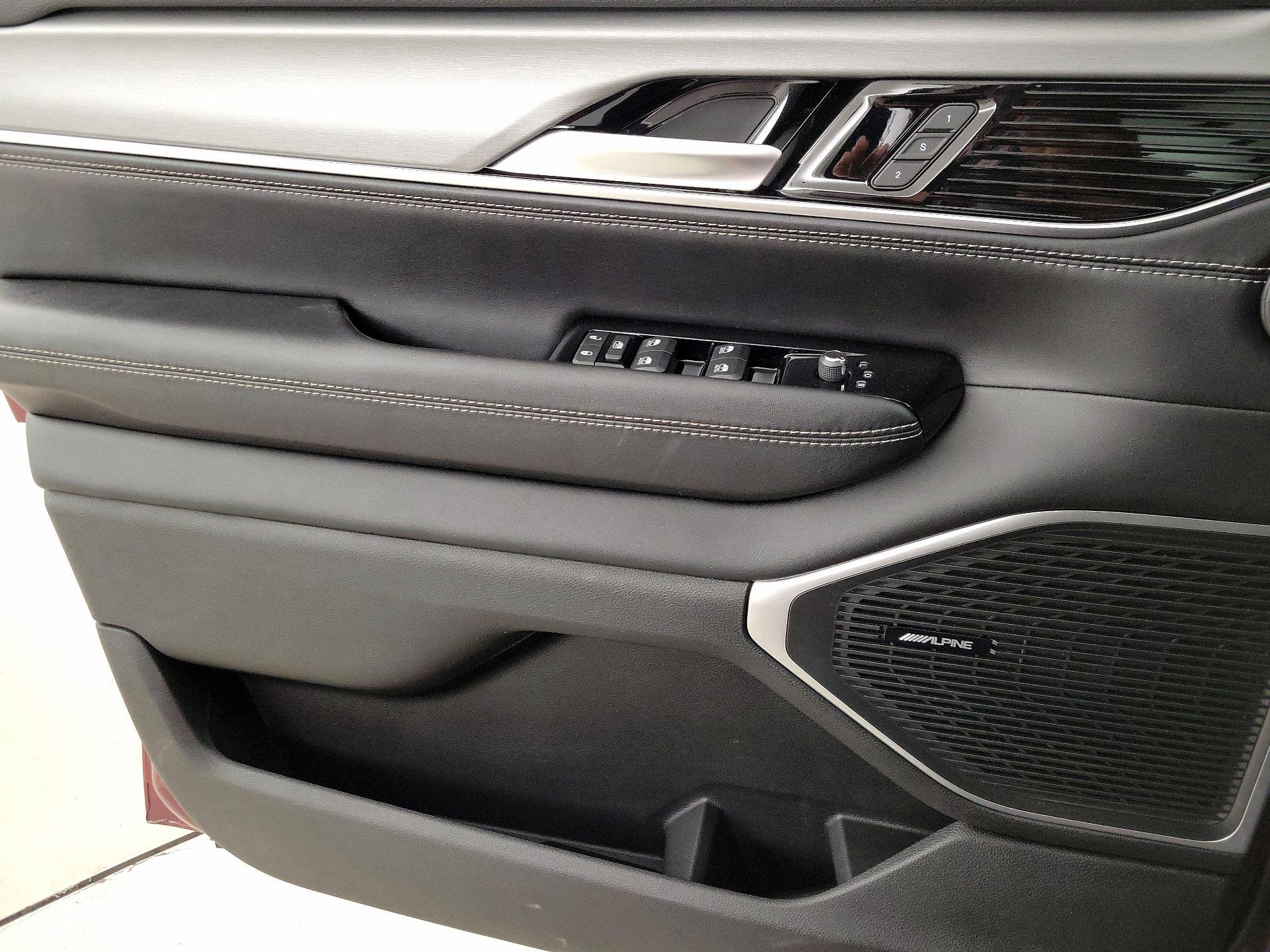 Thumbnail: 2023 Jeep Wagoneer - 12